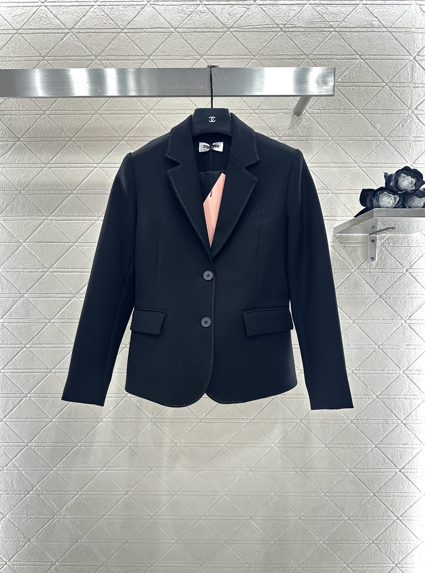 ♥Miumi*♥2025新品上架 西装外套百褶半裙套装定制YB进口醋酸材质，质感高级舒适，文艺复古感明显