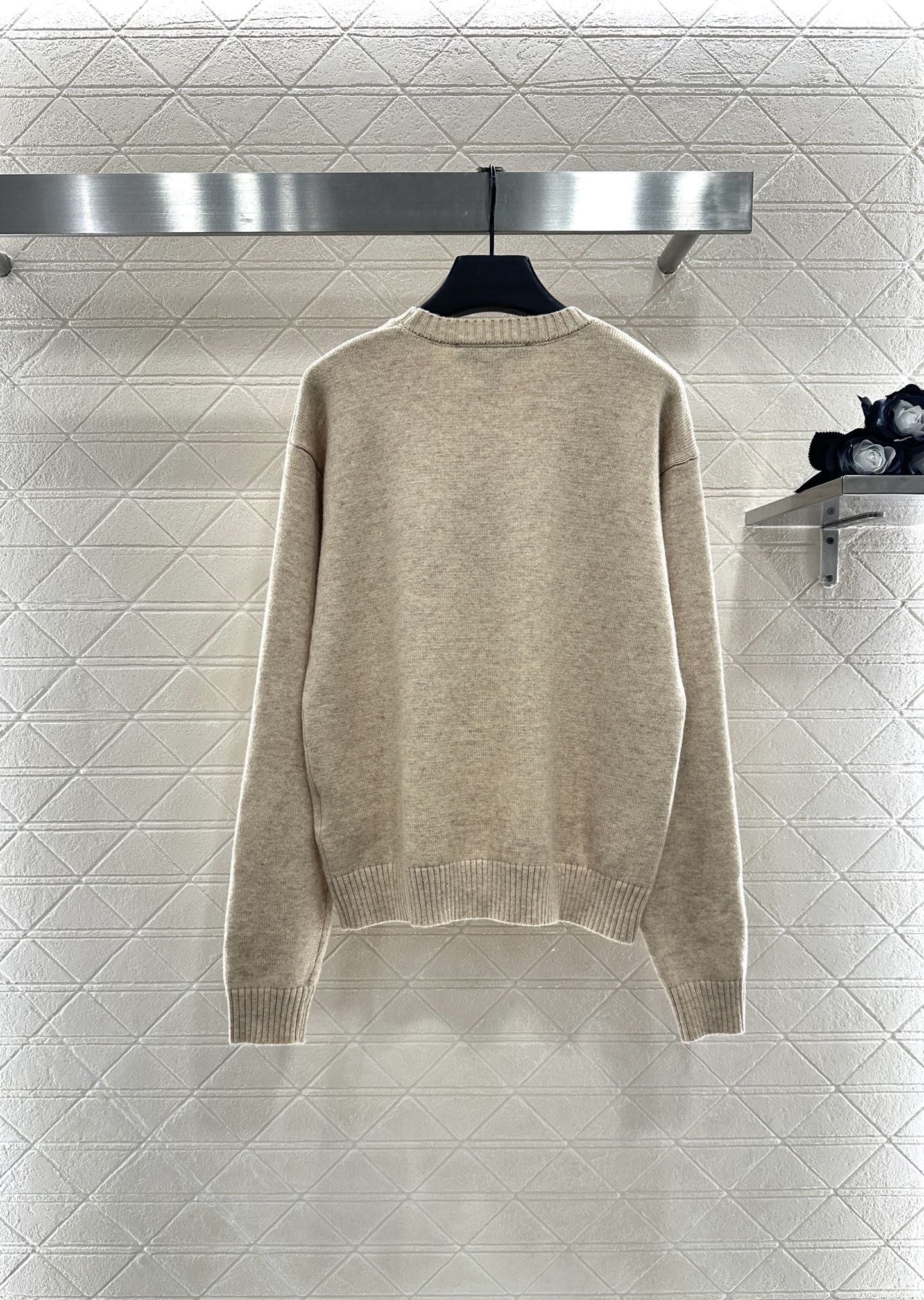 ♥Louis vuitto*♥2025新品上架 简约字母套头毛衣定制YB羊绒羊毛纱线织造，质感高级，舒适