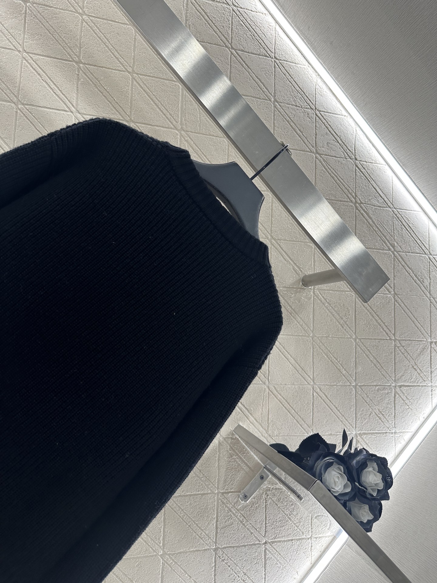 ♥Louis vuitto*♥2025新品上架 圆领蝴蝶结系带素色针织开衫定制YB羊毛纱线织造，质感细腻