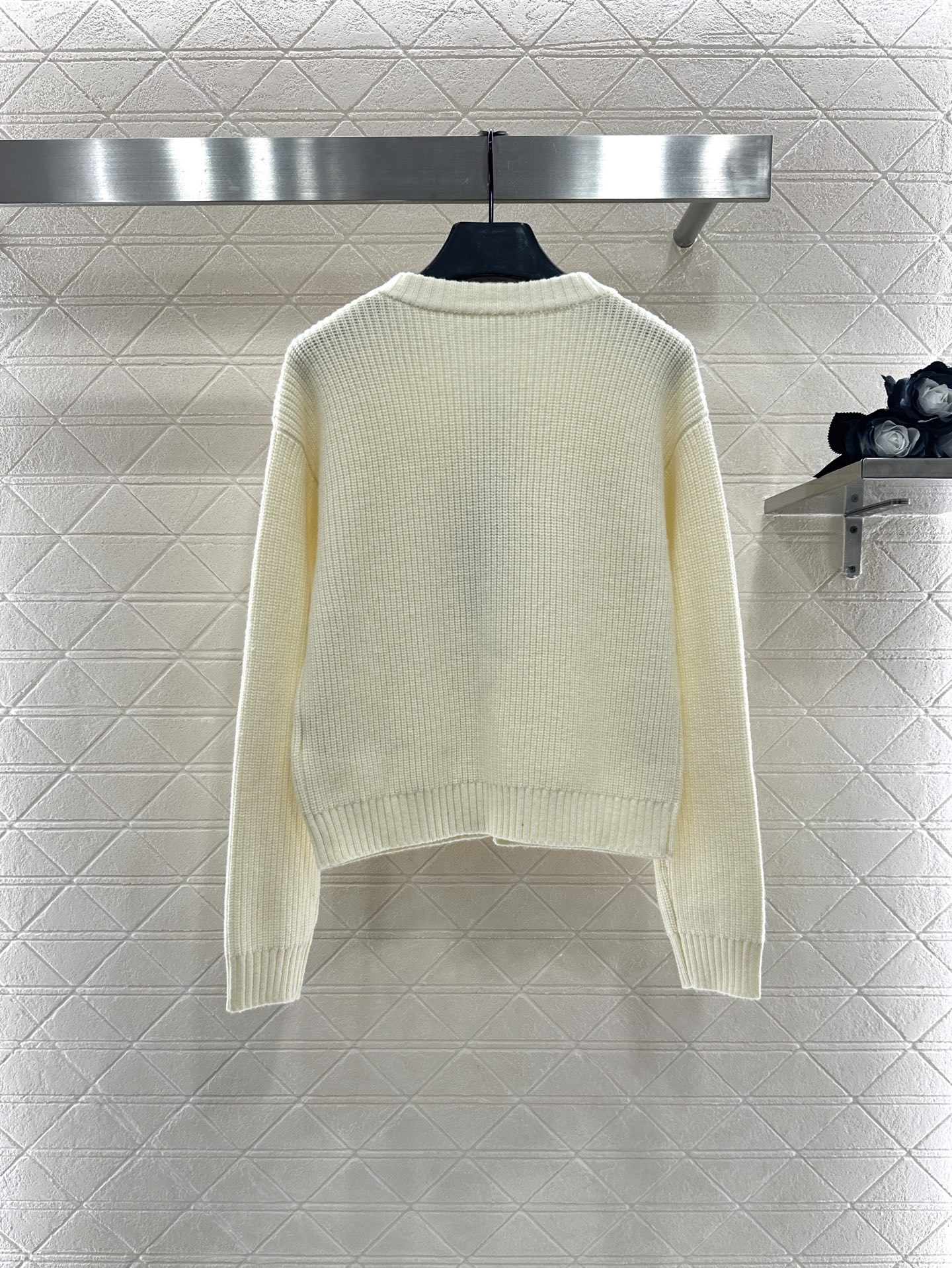 ♥Louis vuitto*♥2025新品上架 圆领蝴蝶结系带素色针织开衫定制YB羊毛纱线织造，质感细腻