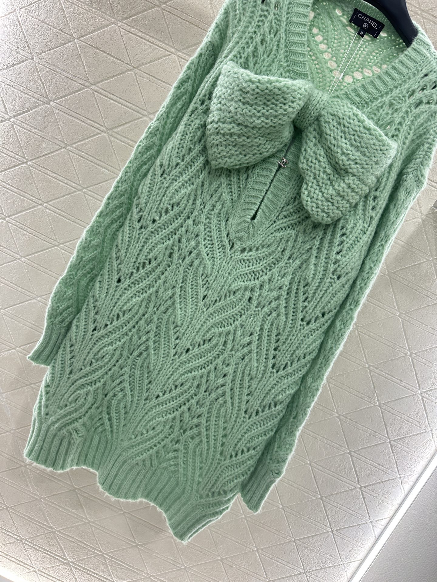 ♥Chane*♥2025新品上架 蝴蝶结镂空针织裙定制YB羊绒纱线织造，穿搭舒适，柔软细腻，针织连衣裙剪