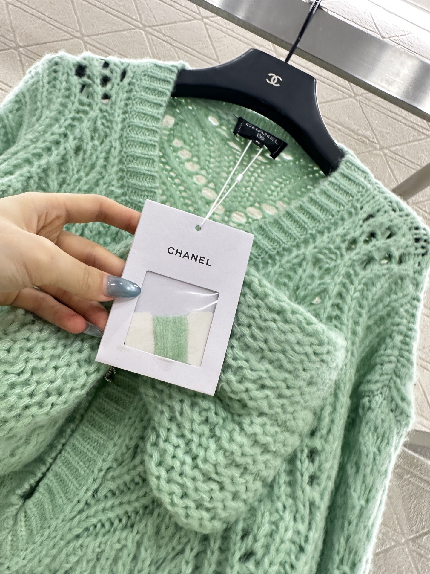 ♥Chane*♥2025新品上架 蝴蝶结镂空针织裙定制YB羊绒纱线织造，穿搭舒适，柔软细腻，针织连衣裙剪