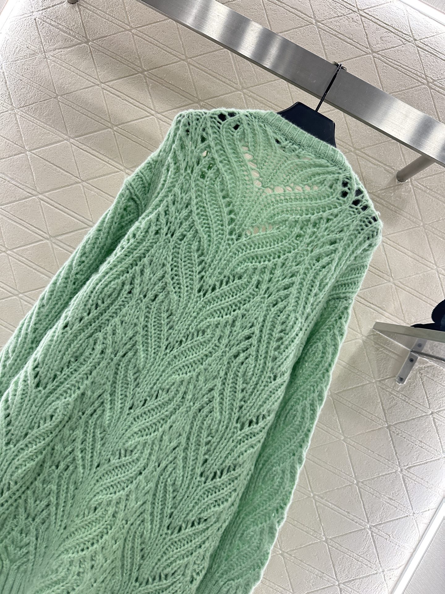 ♥Chane*♥2025新品上架 蝴蝶结镂空针织裙定制YB羊绒纱线织造，穿搭舒适，柔软细腻，针织连衣裙剪