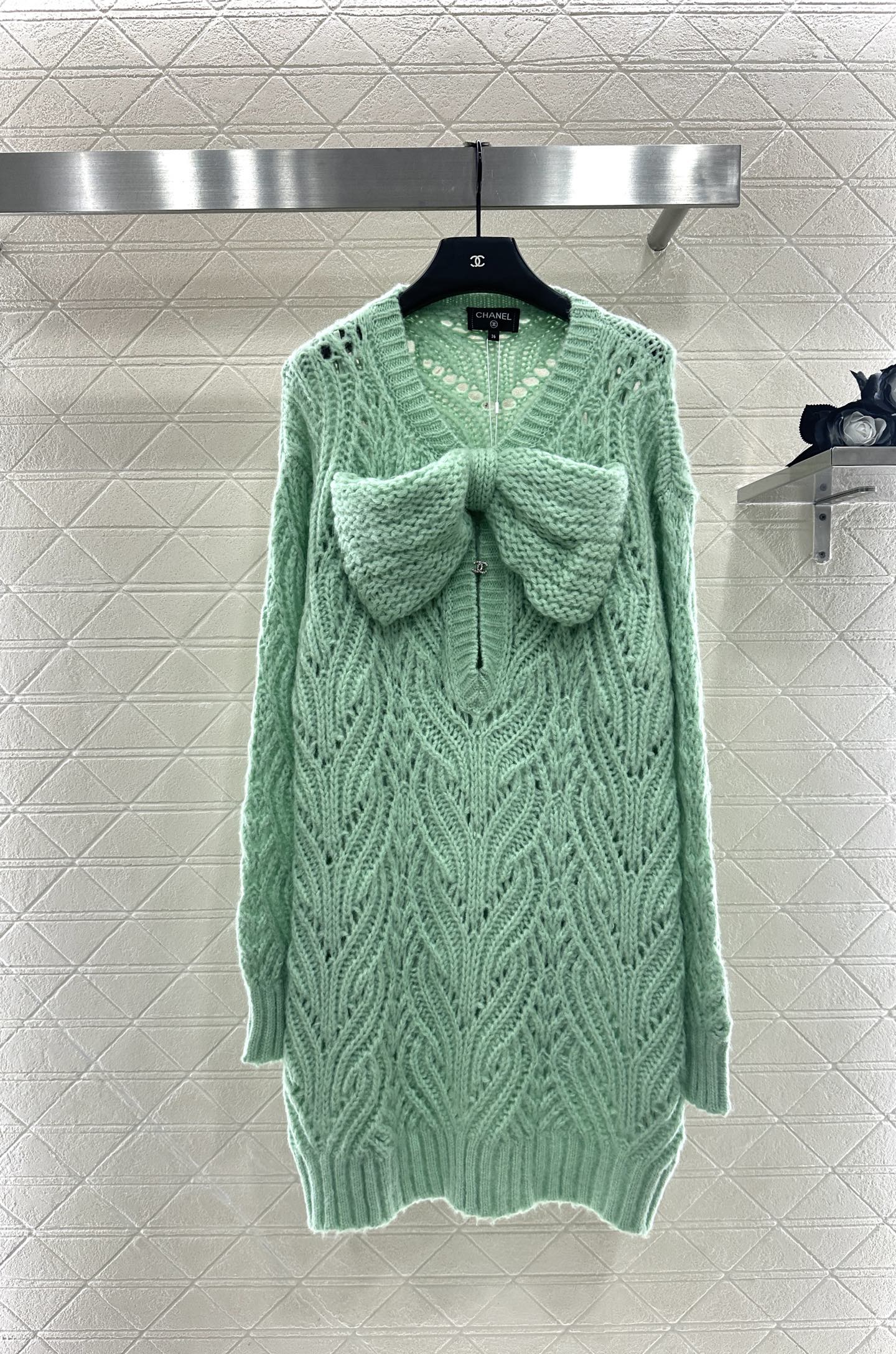 ♥Chane*♥2025新品上架 蝴蝶结镂空针织裙定制YB羊绒纱线织造，穿搭舒适，柔软细腻，针织连衣裙剪