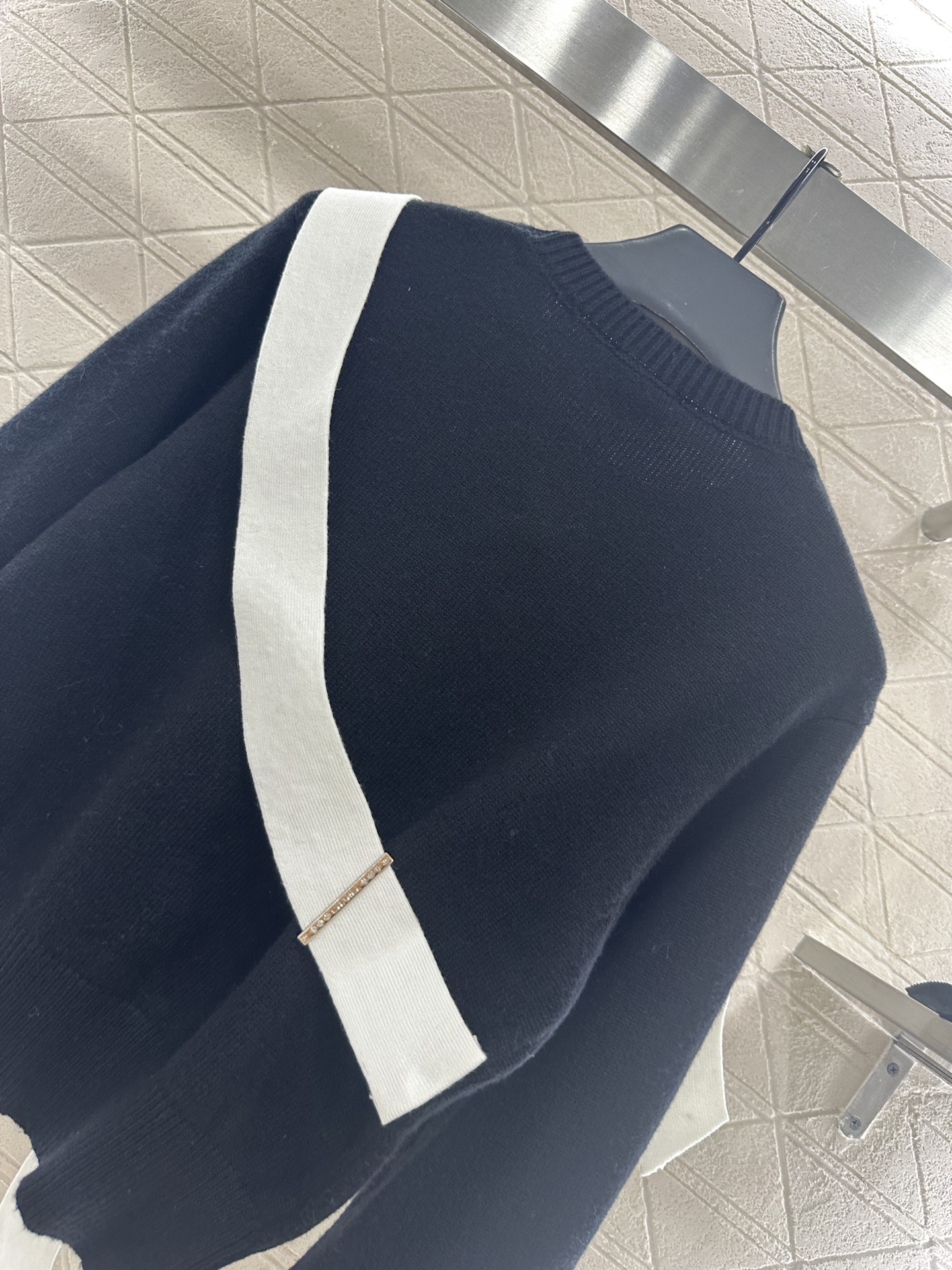 ♥Chane*♥2025新品上架 套头蝴蝶结针织毛衣定制YB羊绒纱线织造，质感高级，舒适柔软，圆领针织套