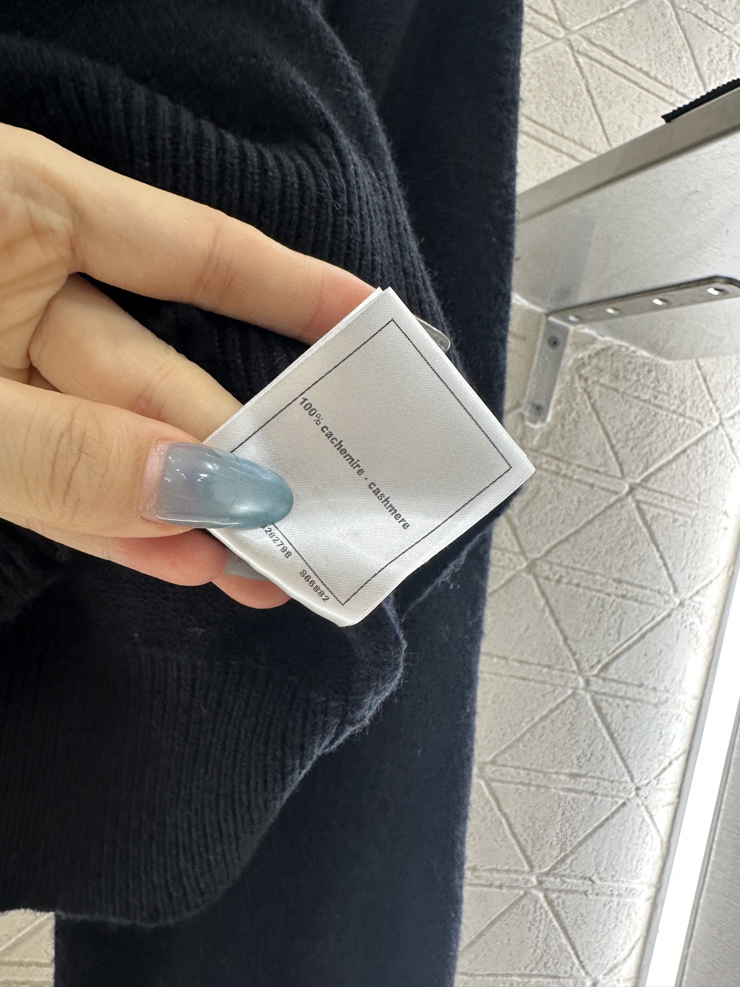 ♥Chane*♥2025新品上架 套头蝴蝶结针织毛衣定制YB羊绒纱线织造，质感高级，舒适柔软，圆领针织套