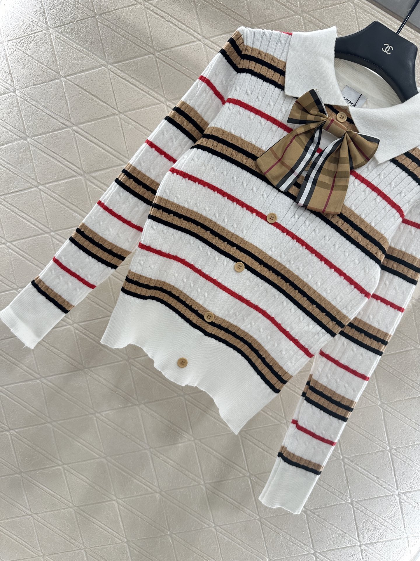 ♥BBR*♥2025新品上架 翻领蝴蝶结格纹开衫定制YB羊毛纱线织造，细腻柔软，弹力十足，翻领针织开衫毛