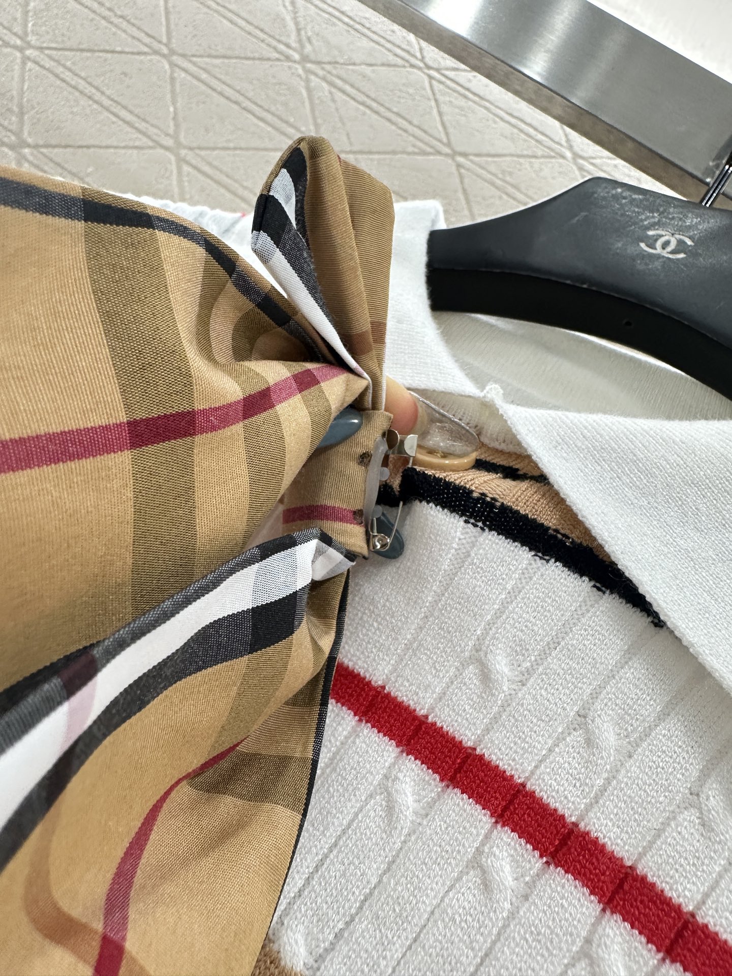 ♥BBR*♥2025新品上架 翻领蝴蝶结格纹开衫定制YB羊毛纱线织造，细腻柔软，弹力十足，翻领针织开衫毛