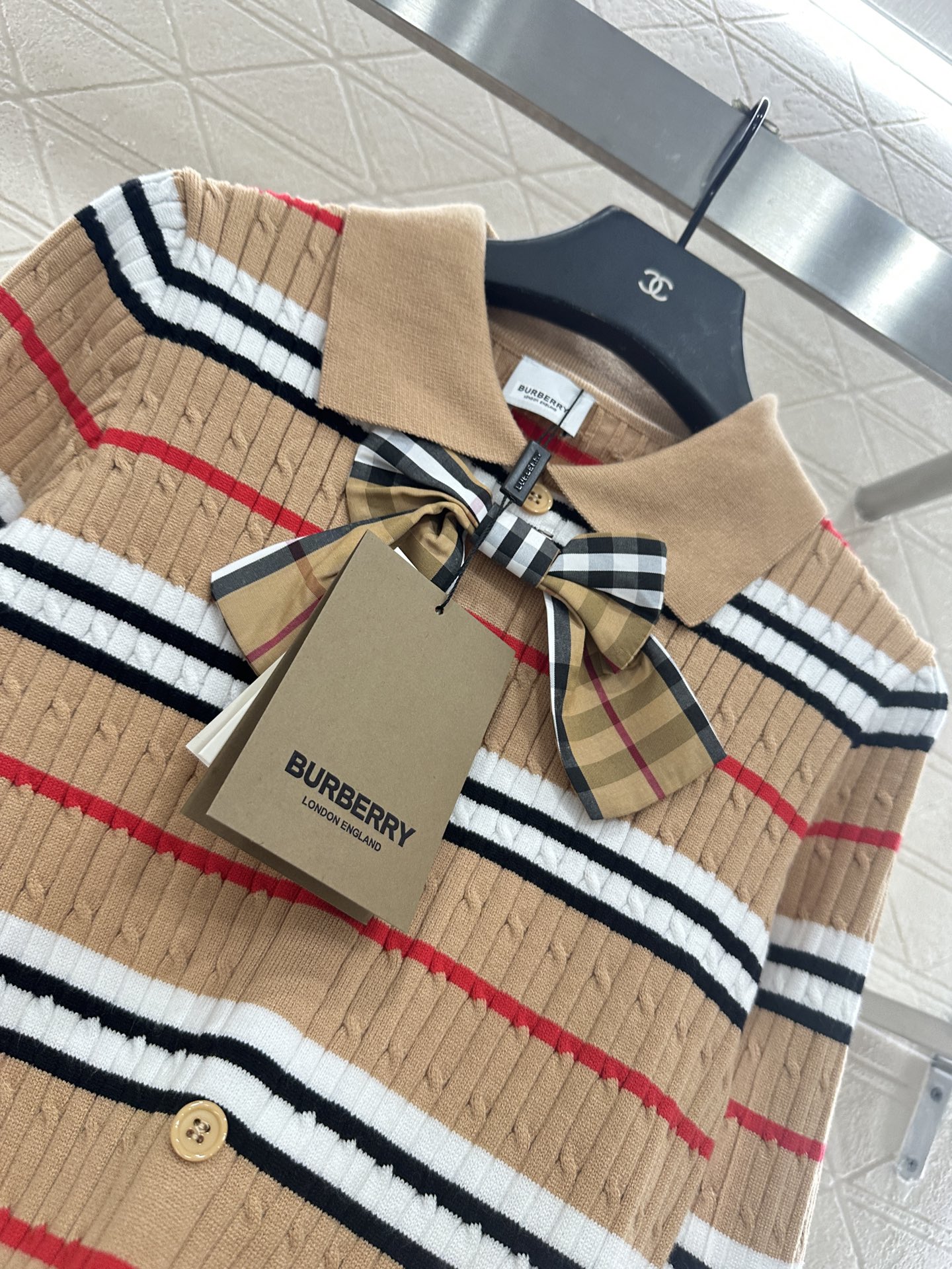 ♥BBR*♥2025新品上架 翻领蝴蝶结格纹开衫定制YB羊毛纱线织造，细腻柔软，弹力十足，翻领针织开衫毛