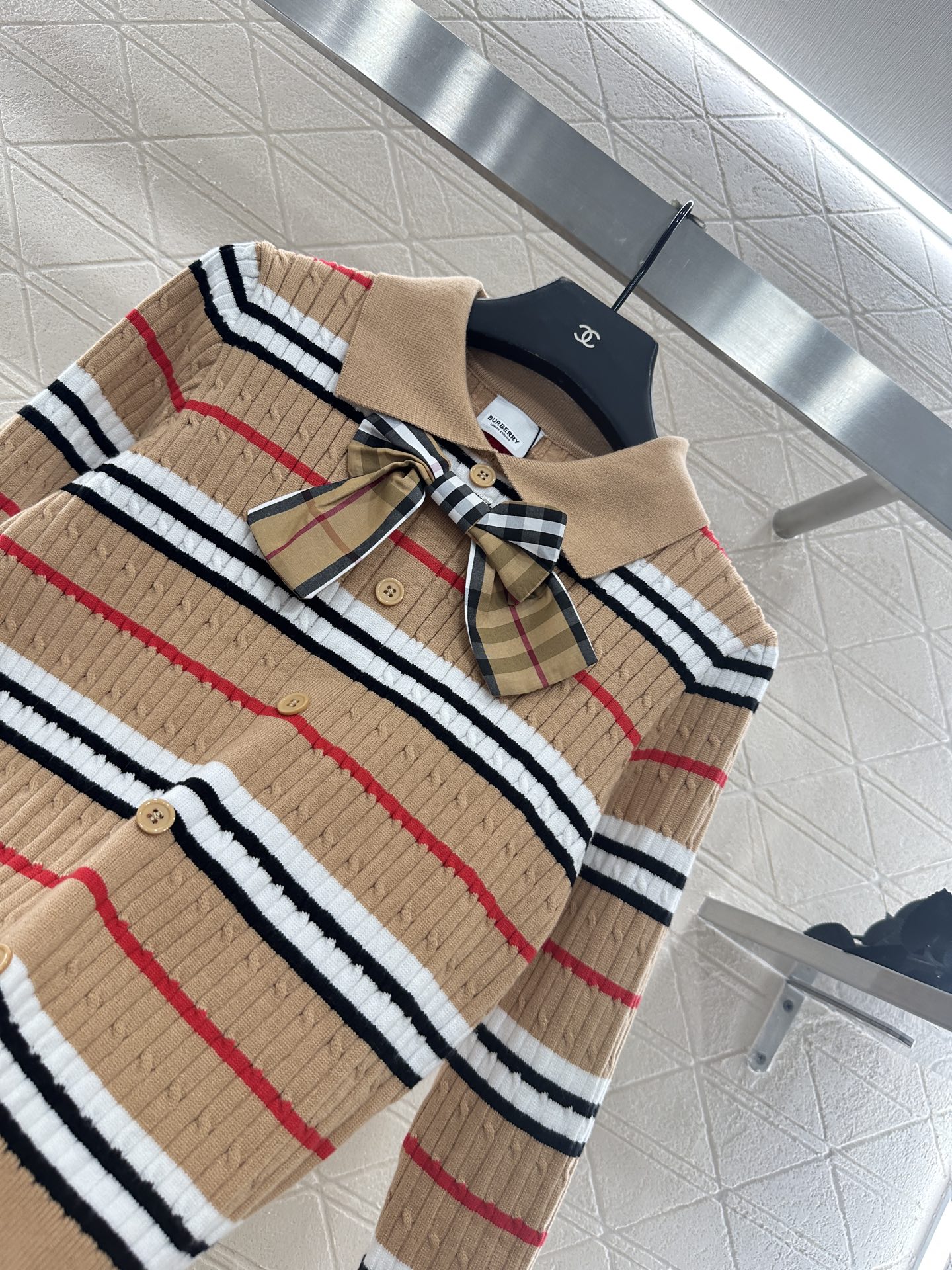 ♥BBR*♥2025新品上架 翻领蝴蝶结格纹开衫定制YB羊毛纱线织造，细腻柔软，弹力十足，翻领针织开衫毛