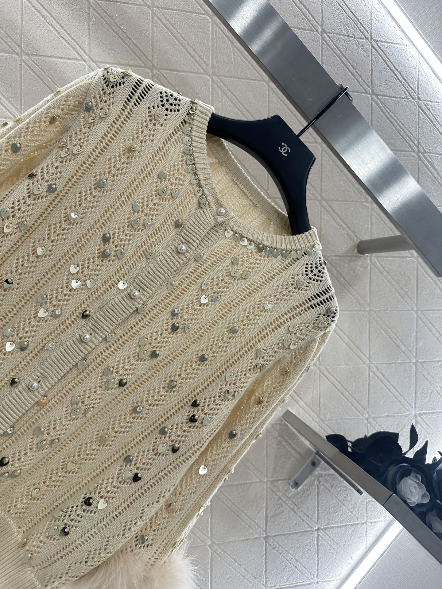 ♥Valentin*♥2025新品上架 重工羽毛订珠亮片针织开衫定制YB羊l棉毛纱线织造，柔软舒适，洋气