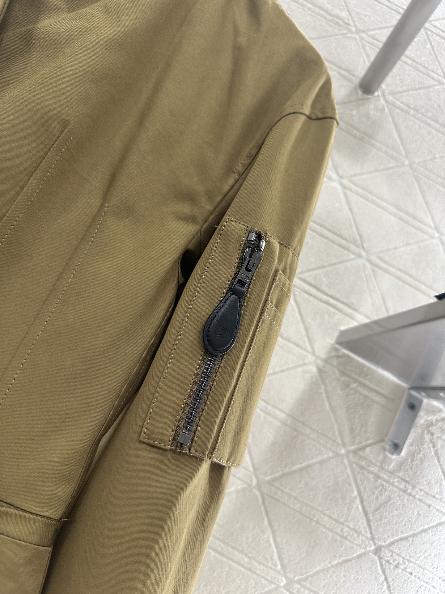 ♥Dio*♥2025新品上架 口袋立领外套定制YB斜纹全棉材质，质感高级，穿搭舒适，立翻领外套版型，前襟