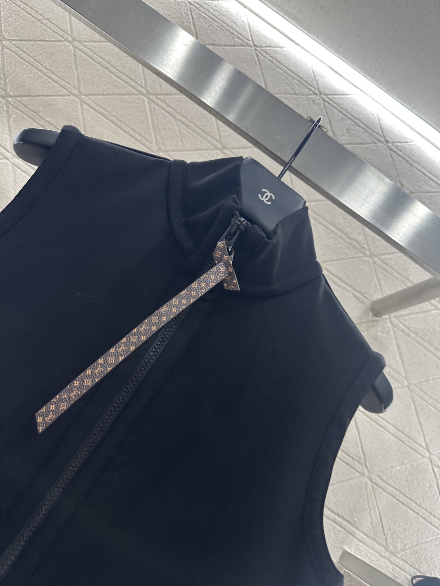 ♥Louis Vuttn*♥2024新品上架 拉链马甲长裤套装定制YB进口弹力材质，质感光泽，弹力舒适，