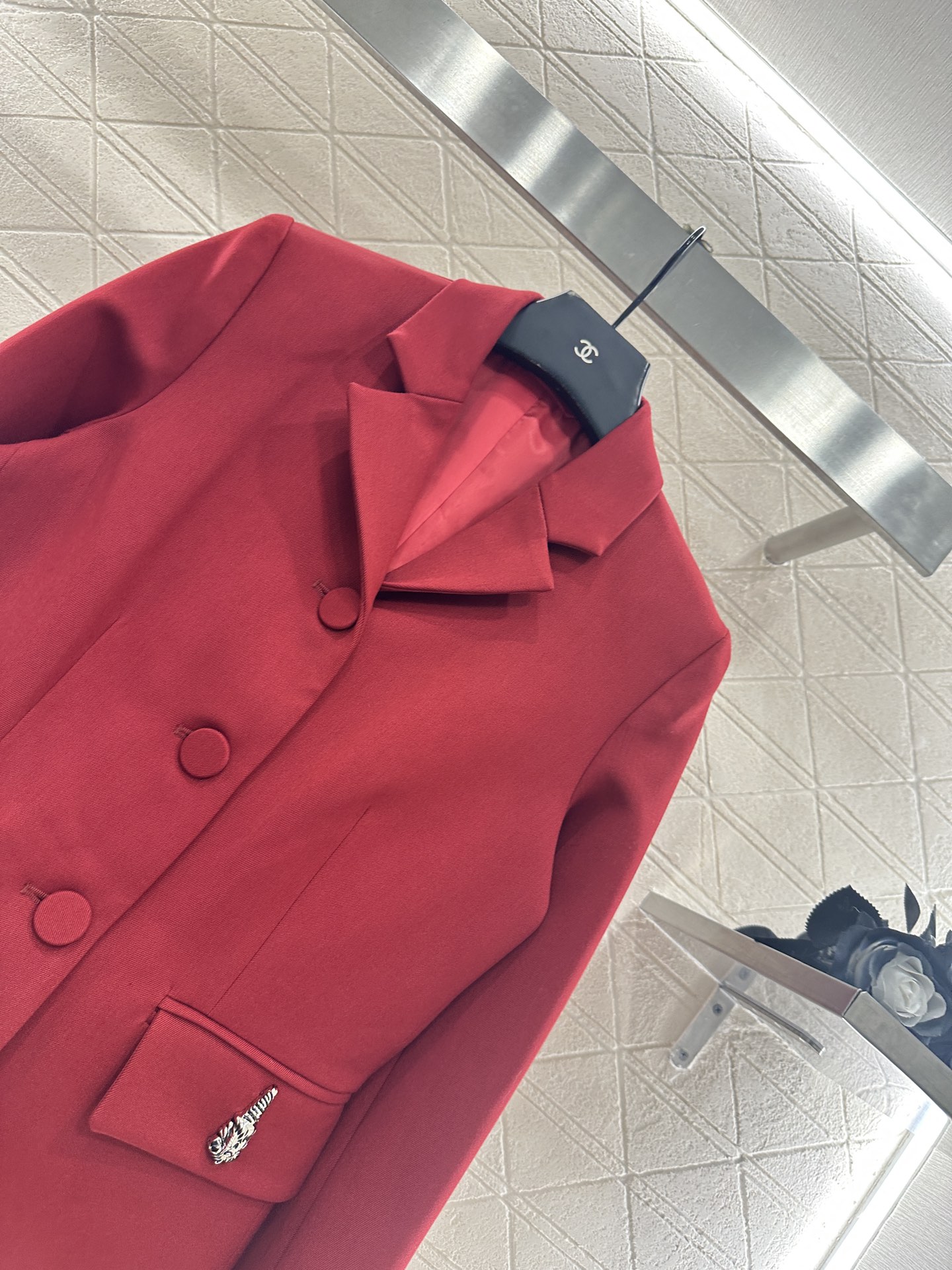 ♥Gucc*♥2025新品上架定制YB进口精仿羊毛混纺材质，质感高级，挺括有型，翻领正肩西装外套搭配短裤