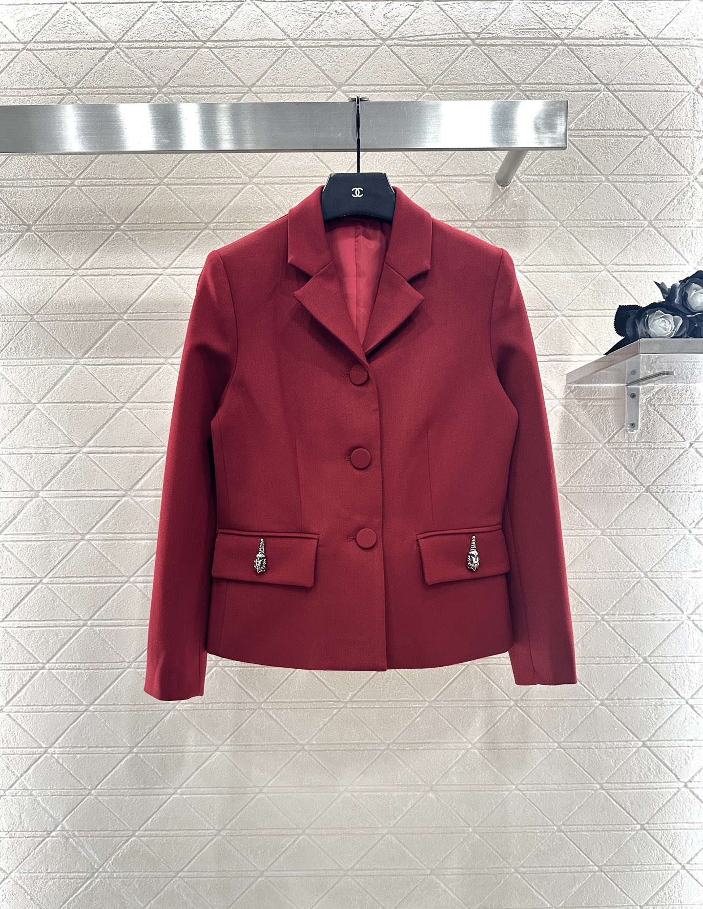 ♥Gucc*♥2025新品上架定制YB进口精仿羊毛混纺材质，质感高级，挺括有型，翻领正肩西装外套搭配短裤