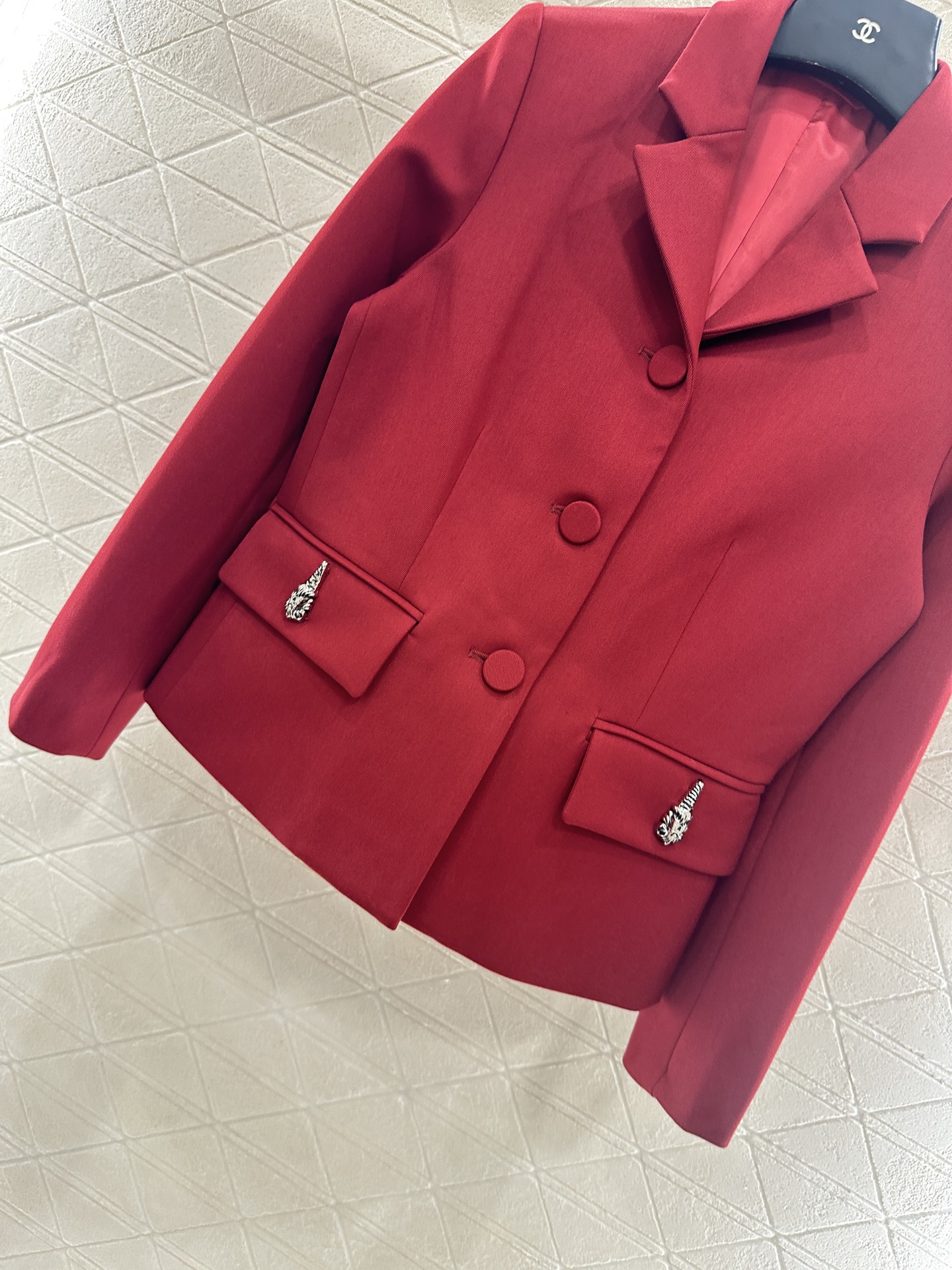 ♥Gucc*♥2025新品上架定制YB进口精仿羊毛混纺材质，质感高级，挺括有型，翻领正肩西装外套搭配短裤