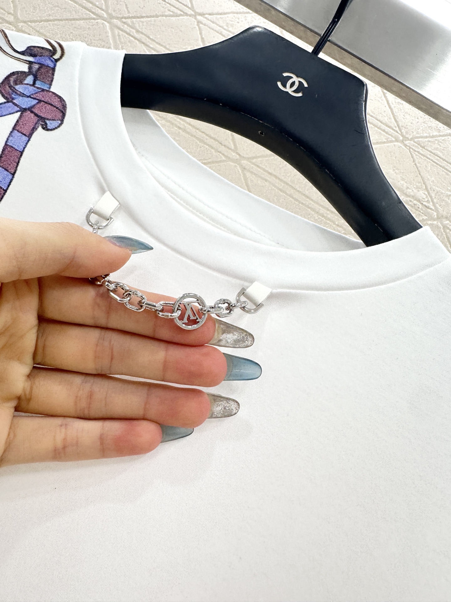 ♥Louis Vuitto*♥2025新品上架 链条圆领印花𝑇𝑒𝑒定制YB斜纹全棉材质，透气舒适，质感十