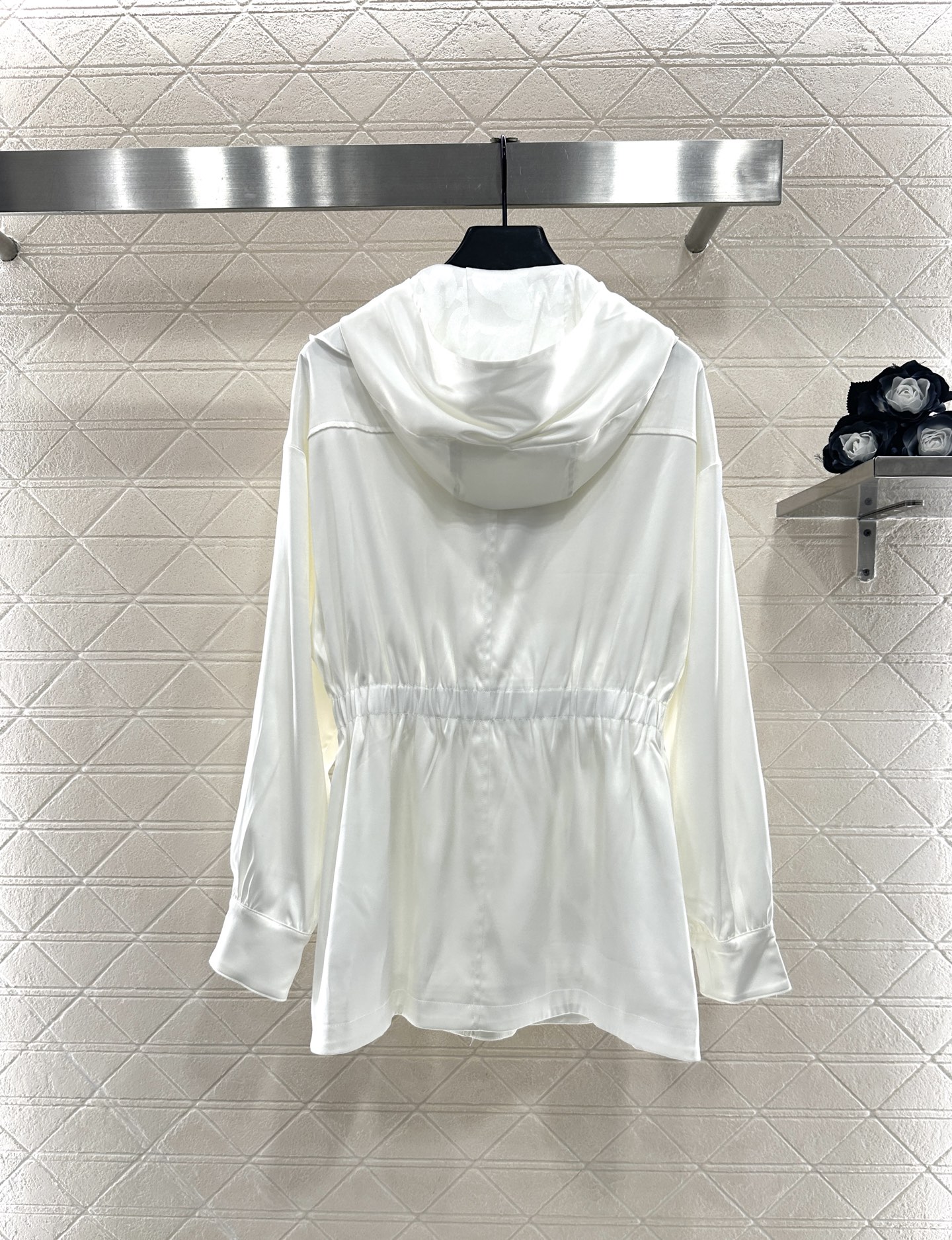 ♥Chane*♥2025新品上架 木耳花边中长款风衣外套定制YB进口重磅真丝材质，质感高级，品相十足，木