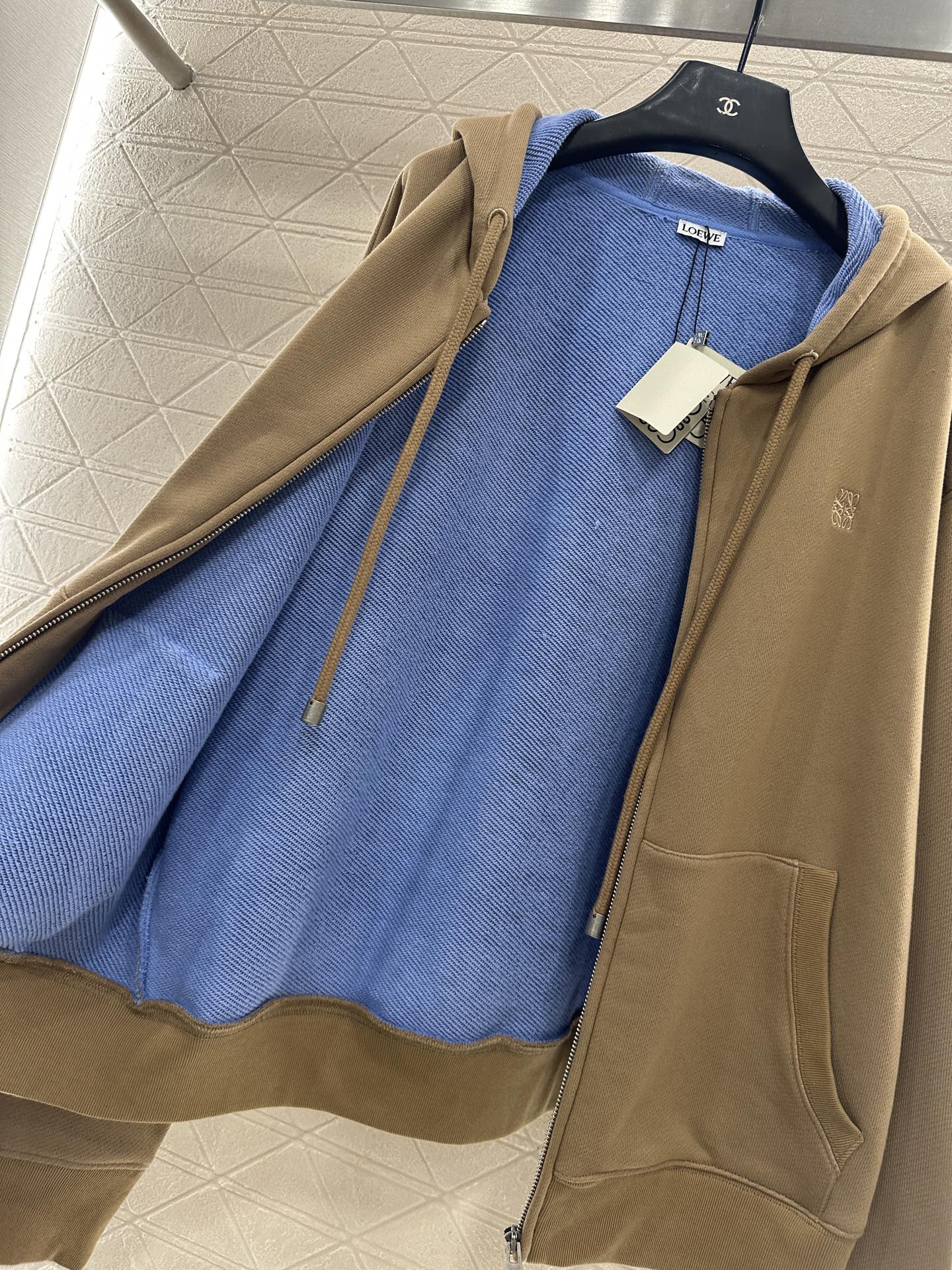 ♥Loew*♥2025新品上架 错色连帽拉链外套定制YB斜纹全棉材质，质感光泽，品相高级，百搭连帽外套，