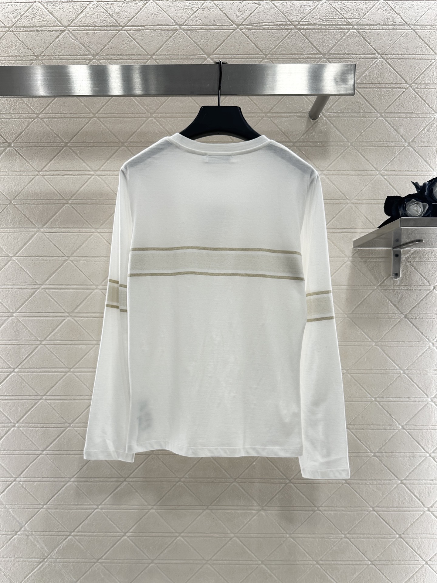 ♥Dio*♥2025新品上架 圆领刺绣字母长袖定制YB斜纹全棉材质，质感舒适，弹力好穿，圆领套头长袖裁剪