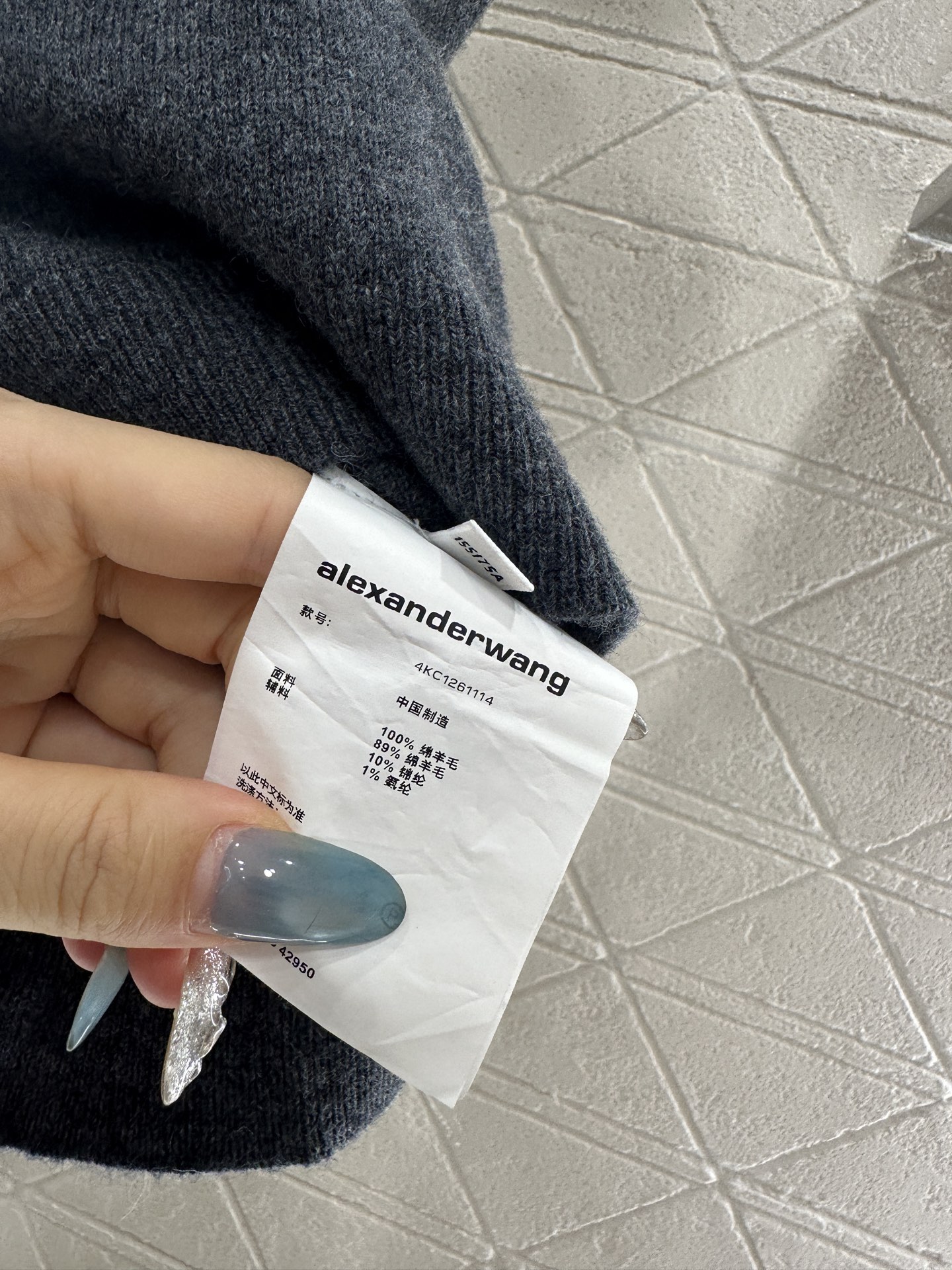 ♥Alexanderwan*♥2025新品上架 套头净版字母针织短袖定制YB羊毛纱线织造，质感高级，舒适