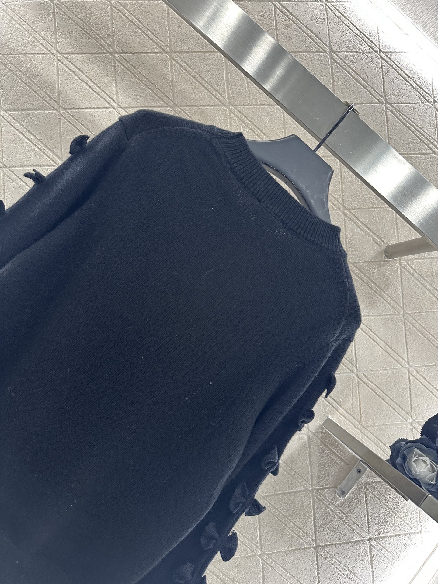 ♥Chane*♥2025新品上架 素色蝴蝶结针织毛衣定制YB羊绒纱线织造，质感光泽，柔软亲肤，长袖针织套