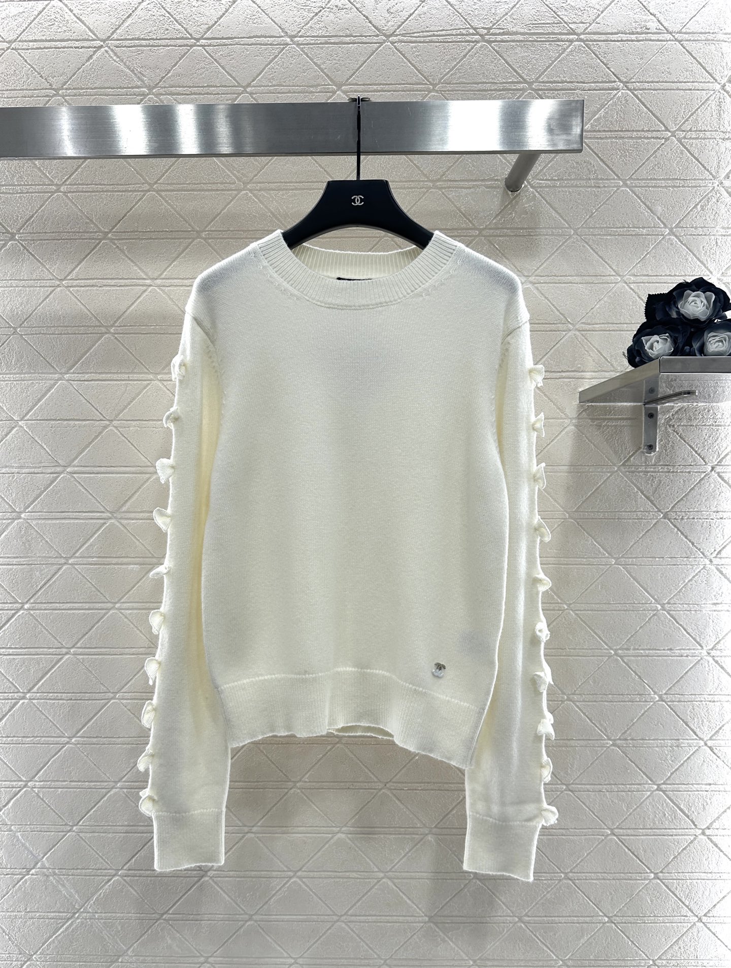 ♥Chane*♥2025新品上架 素色蝴蝶结针织毛衣定制YB羊绒纱线织造，质感光泽，柔软亲肤，长袖针织套