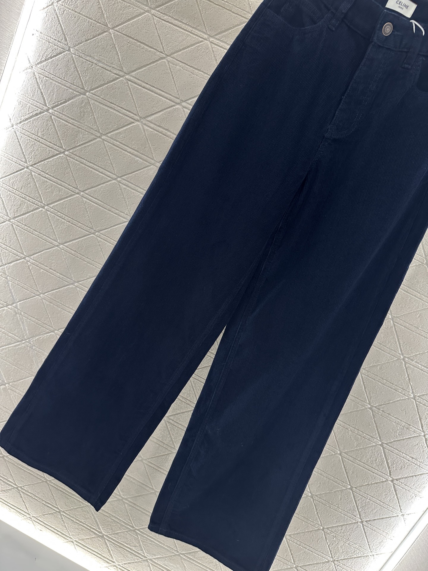 ♥Celin*♥2025新品上架 灯芯绒阔腿长裤定制YB灯芯绒面料，透气性佳，柔软亲肤，高腰系扣对称口袋