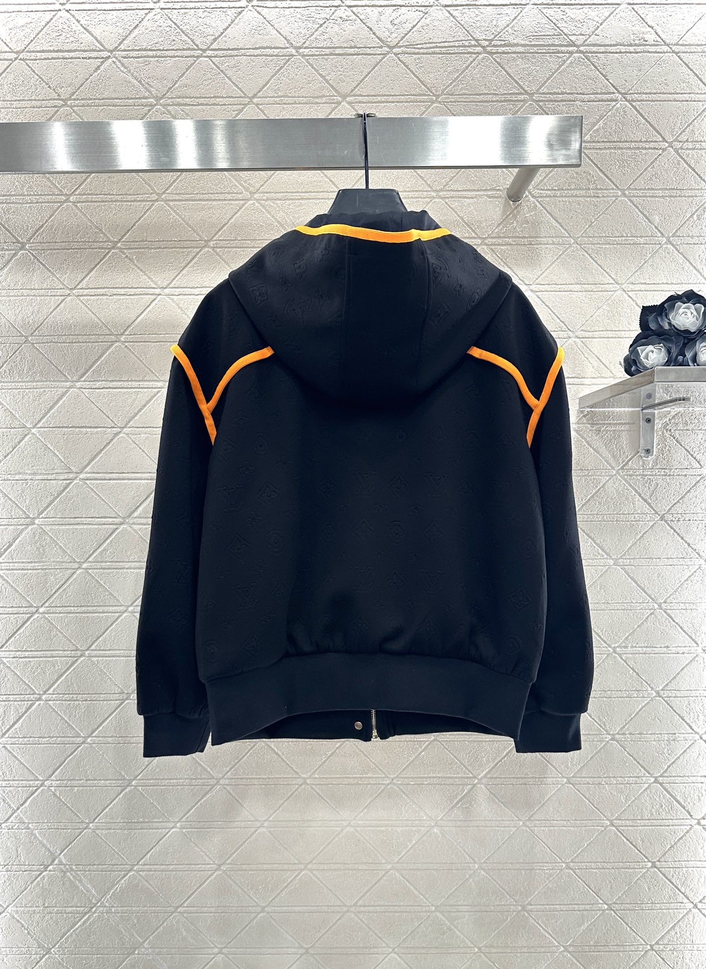 ♥Louis vuitto*♥2025新品上架 老花暗纹撞色连帽外套定制YB进口材质，质感光泽，舒适垂顺