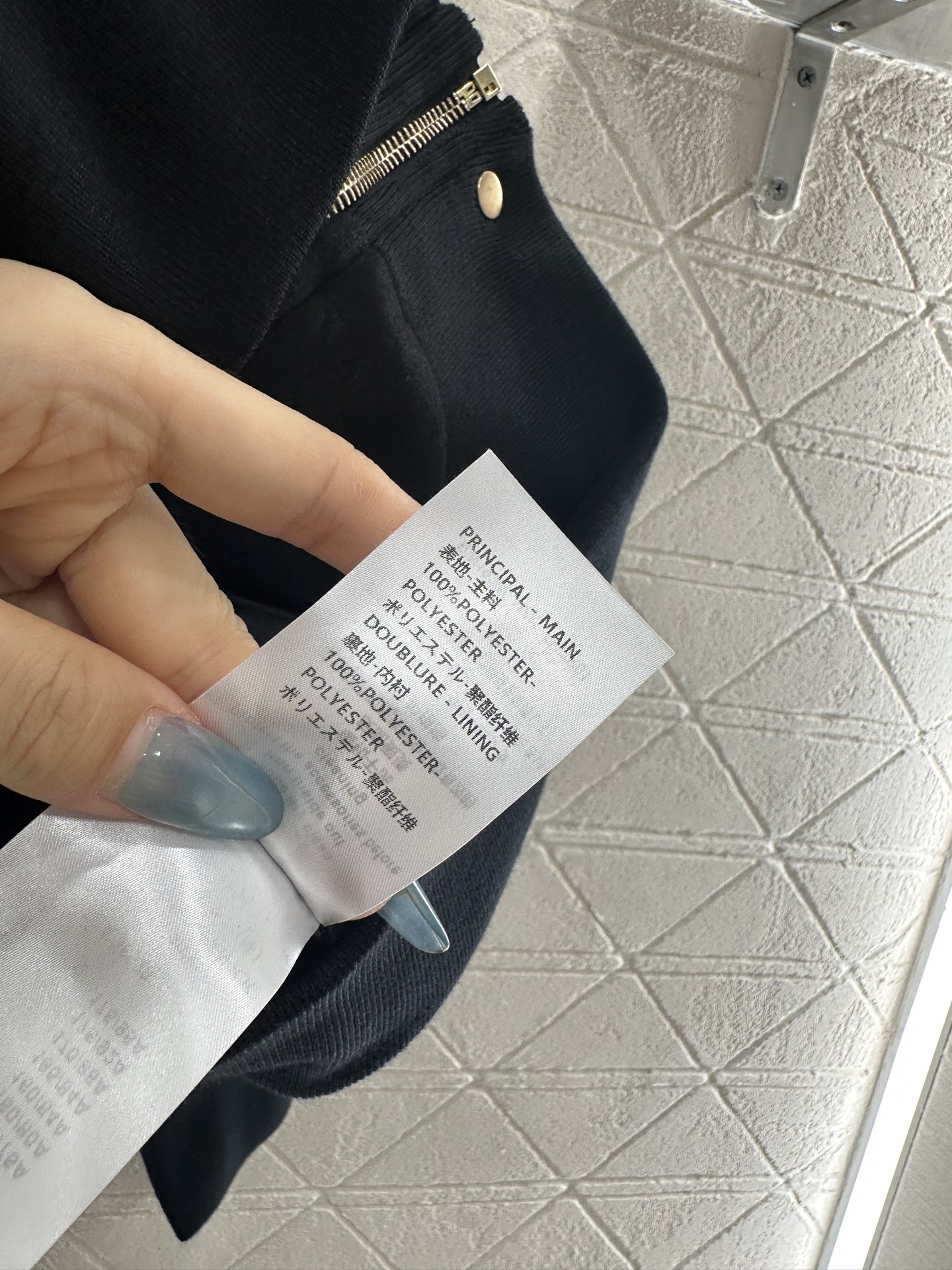 ♥Louis vuitto*♥2025新品上架 老花暗纹撞色连帽外套定制YB进口材质，质感光泽，舒适垂顺