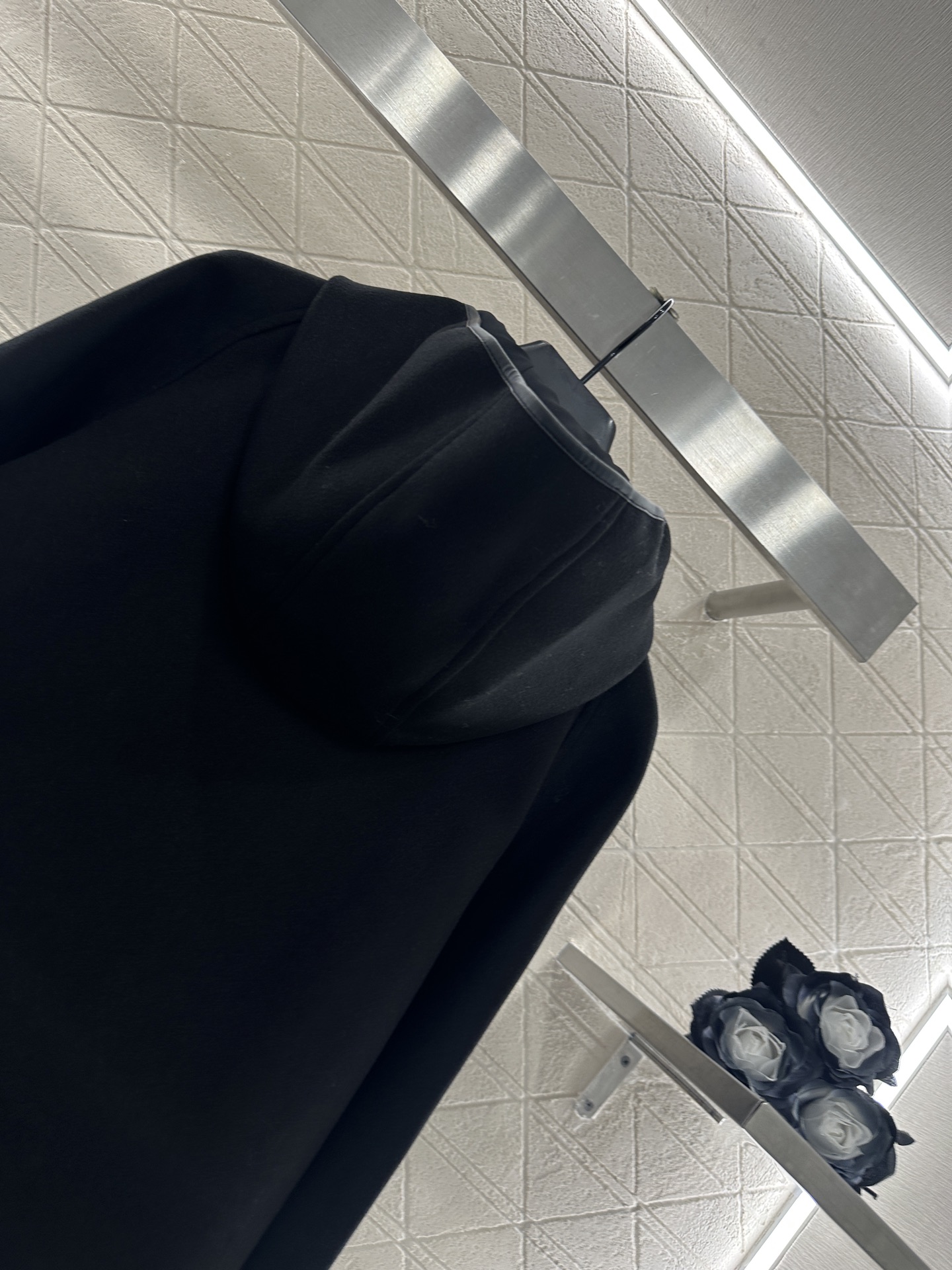 ♥Prad*♥2025新品上架 连帽拉链外套定制YB进口毛呢材质，质感细腻，挺括有型，连帽廓形外套版型，