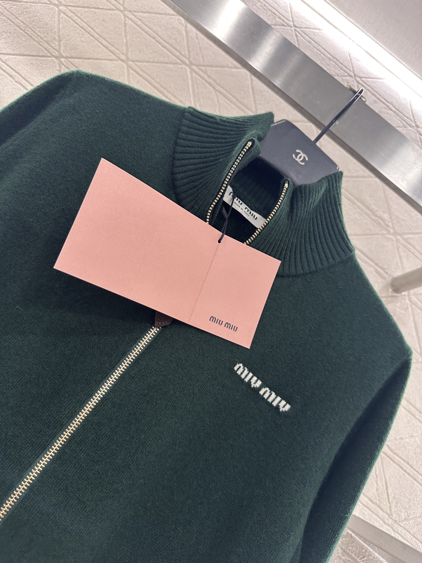 ♥Miumi*♥2025新品上架 立领针织开衫定制YB羊毛纱线织造，细腻柔软，弹力十足 ，精致拉链开衫版