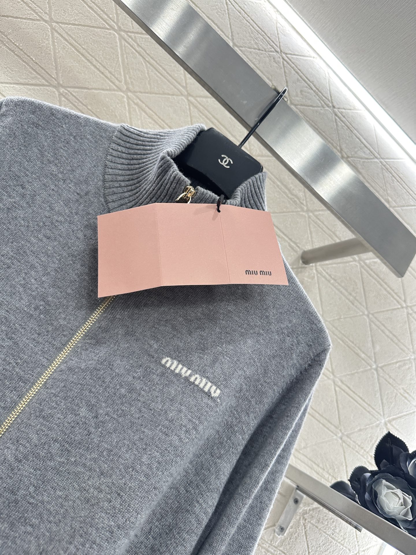 ♥Miumi*♥2025新品上架 立领针织开衫定制YB羊毛纱线织造，细腻柔软，弹力十足 ，精致拉链开衫版