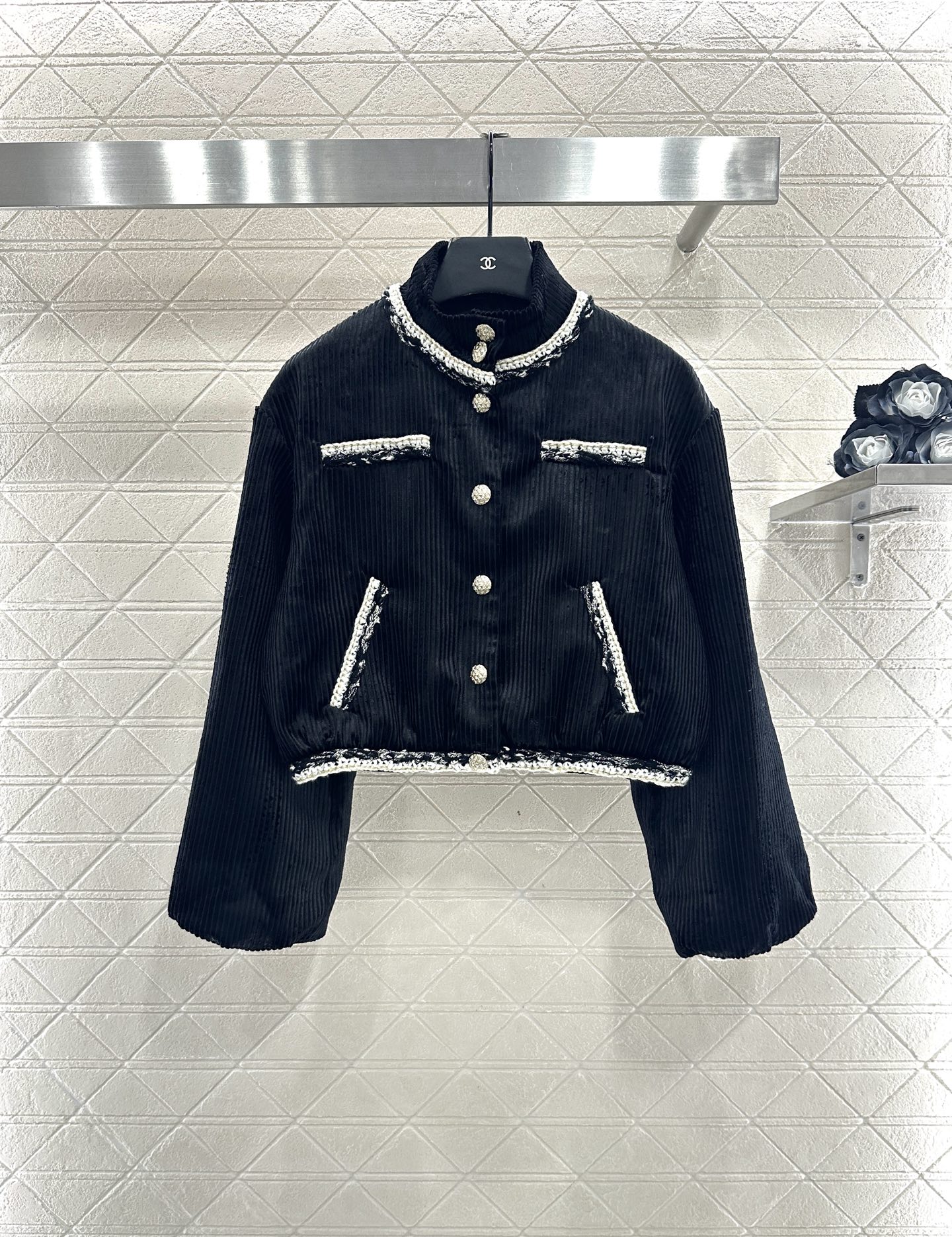 ♥Chane*♥2025新品上架 撞色捆边灯芯绒外套定制YB进口灯芯绒材质，肌理明显，质感上乘，圆领落肩