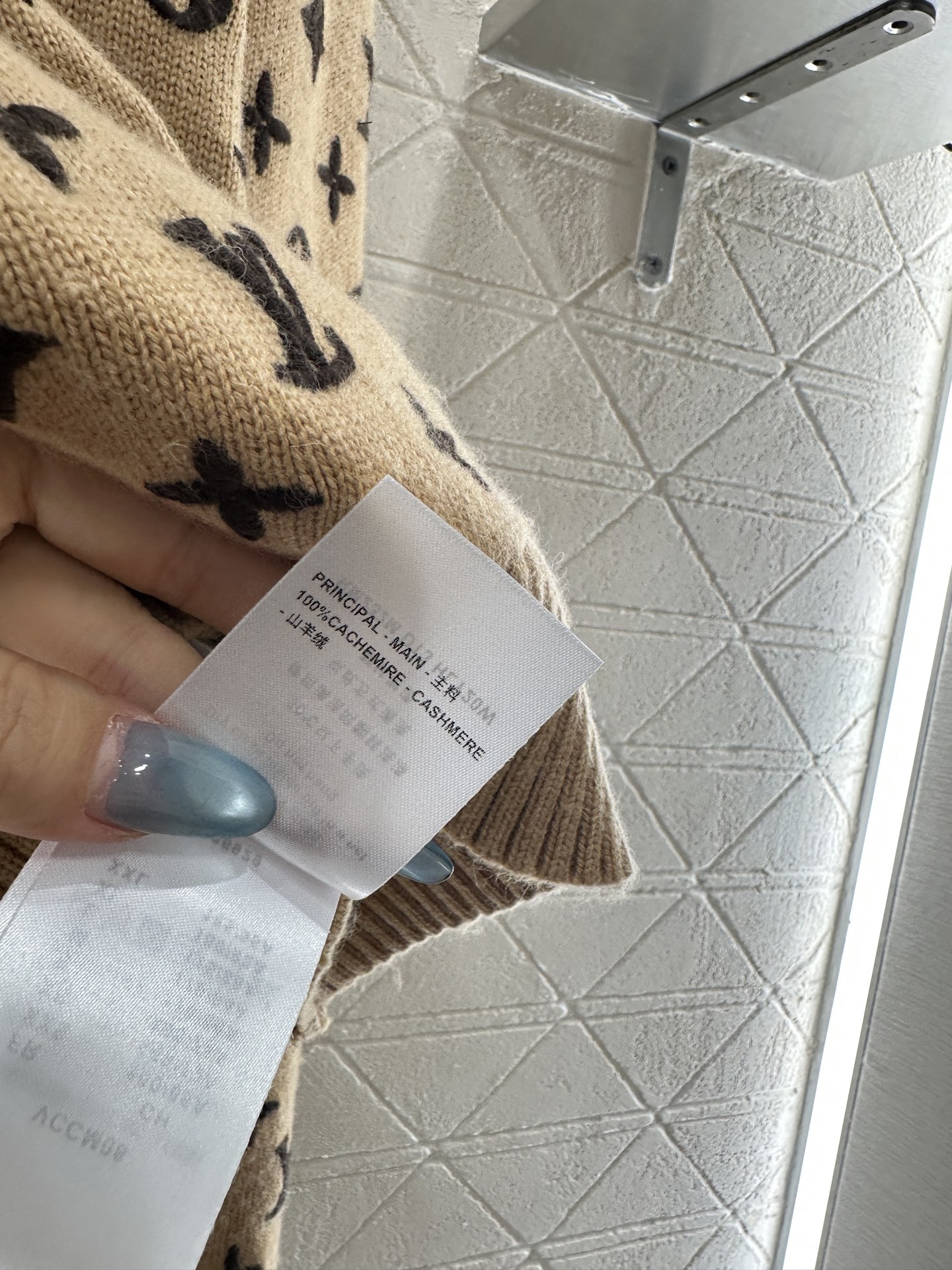 ♥Louis vuitto*♥2025新品上架 刺绣套头针织上衣定制YB羊绒纱线织造，质感高级舒适，套头