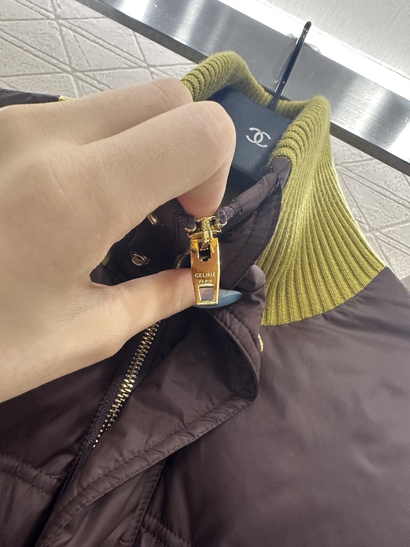 ♥Celine*♥2025新品上架 立领羽绒棉服定制YB防风防水尼龙材质,羽绒棉填充内里,整件轻盈保暖