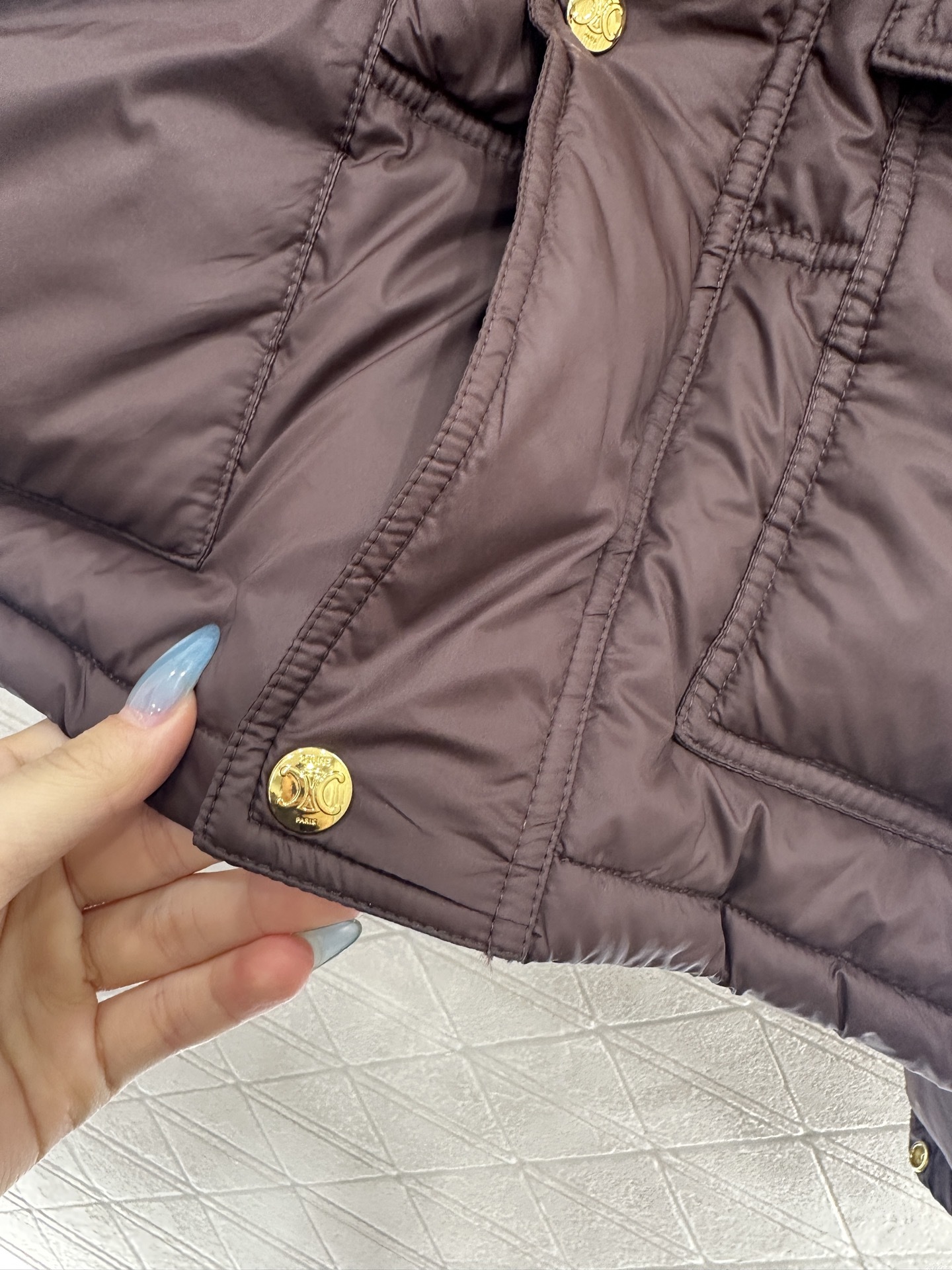 ♥Celine*♥2025新品上架 立领羽绒棉服定制YB防风防水尼龙材质,羽绒棉填充内里,整件轻盈保暖