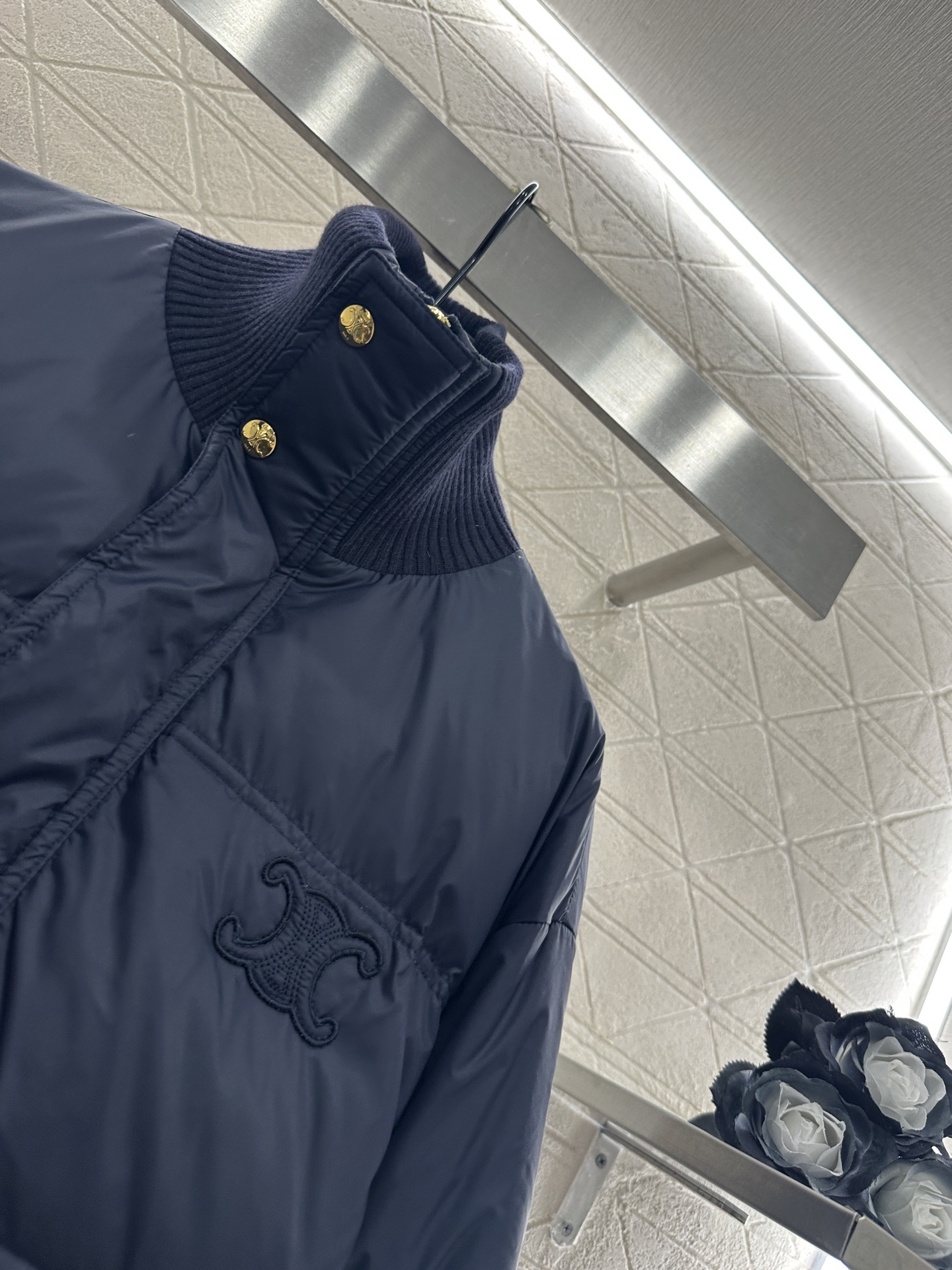 ♥Celine*♥2025新品上架 立领羽绒棉服定制YB防风防水尼龙材质,羽绒棉填充内里,整件轻盈保暖