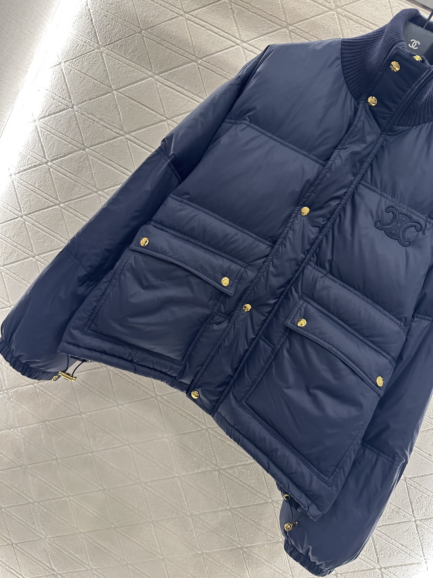 ♥Celine*♥2025新品上架 立领羽绒棉服定制YB防风防水尼龙材质,羽绒棉填充内里,整件轻盈保暖