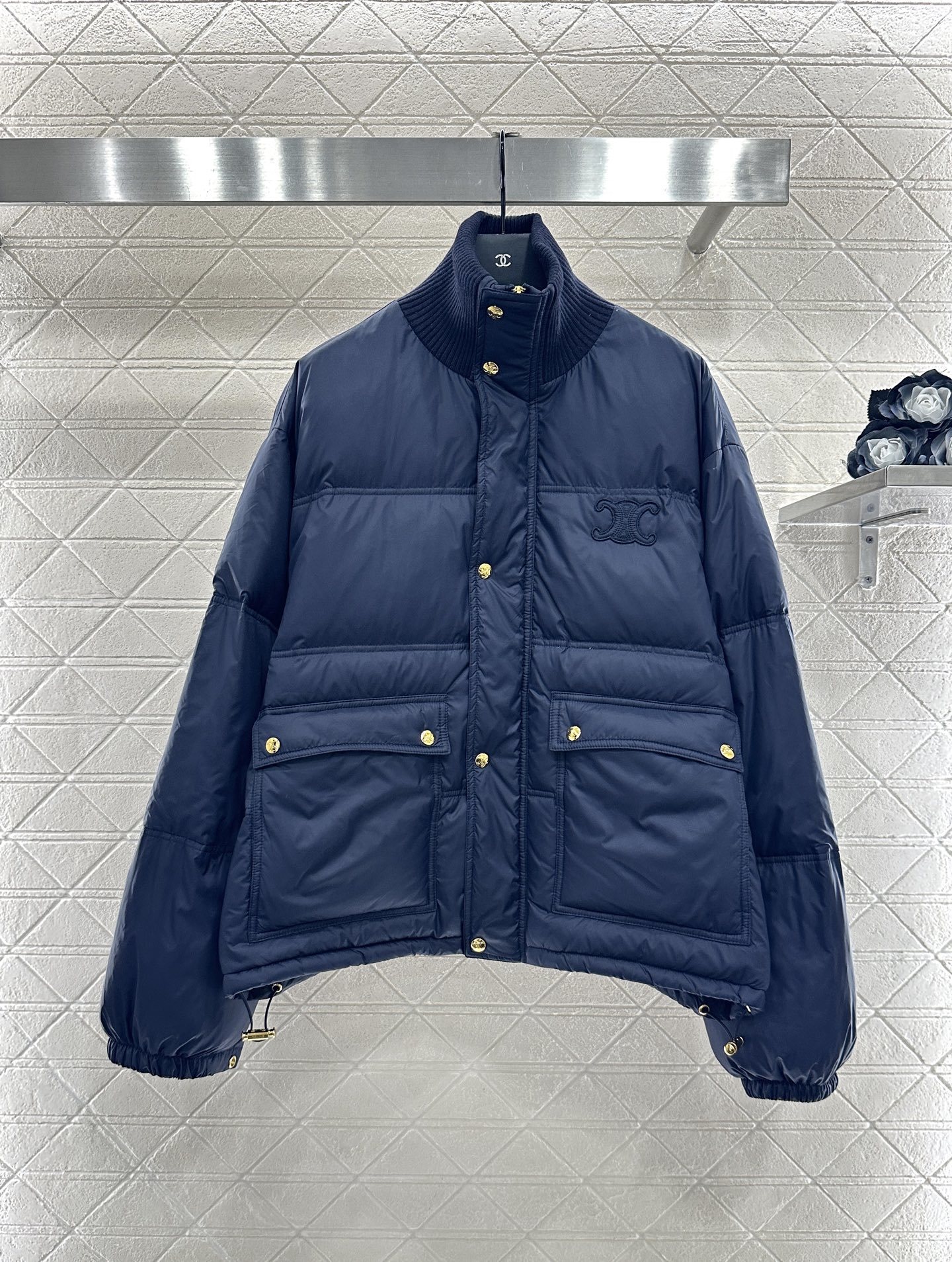 ♥Celine*♥2025新品上架 立领羽绒棉服定制YB防风防水尼龙材质,羽绒棉填充内里,整件轻盈保暖