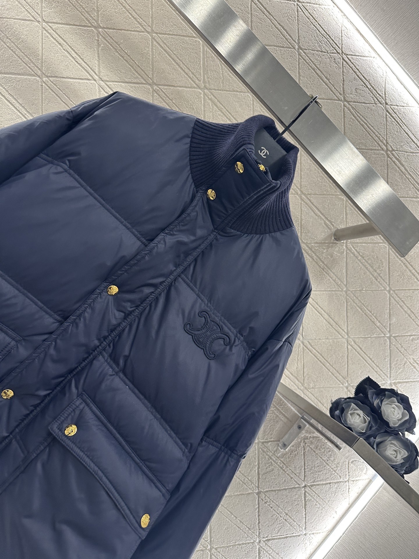 ♥Celine*♥2025新品上架 立领羽绒棉服定制YB防风防水尼龙材质,羽绒棉填充内里,整件轻盈保暖