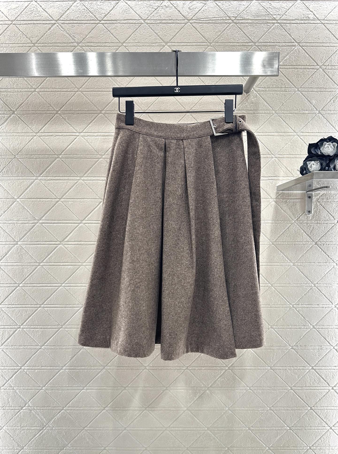 ♥BC*♥2025新品上架撞色袖西装外套半裙套装定制YB进口精仿羊毛材质，质感高级，光泽感明显，翻领西装