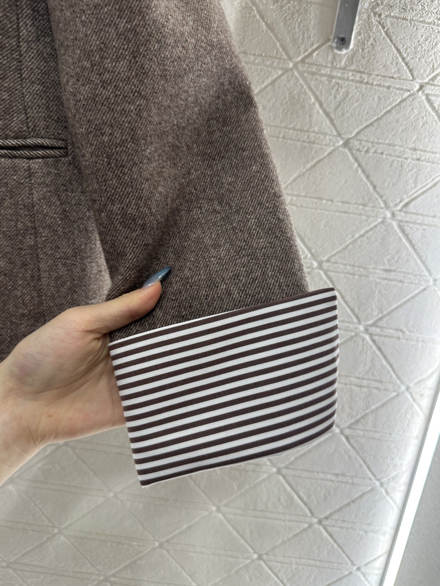 ♥BC*♥2025新品上架撞色袖西装外套半裙套装定制YB进口精仿羊毛材质，质感高级，光泽感明显，翻领西装