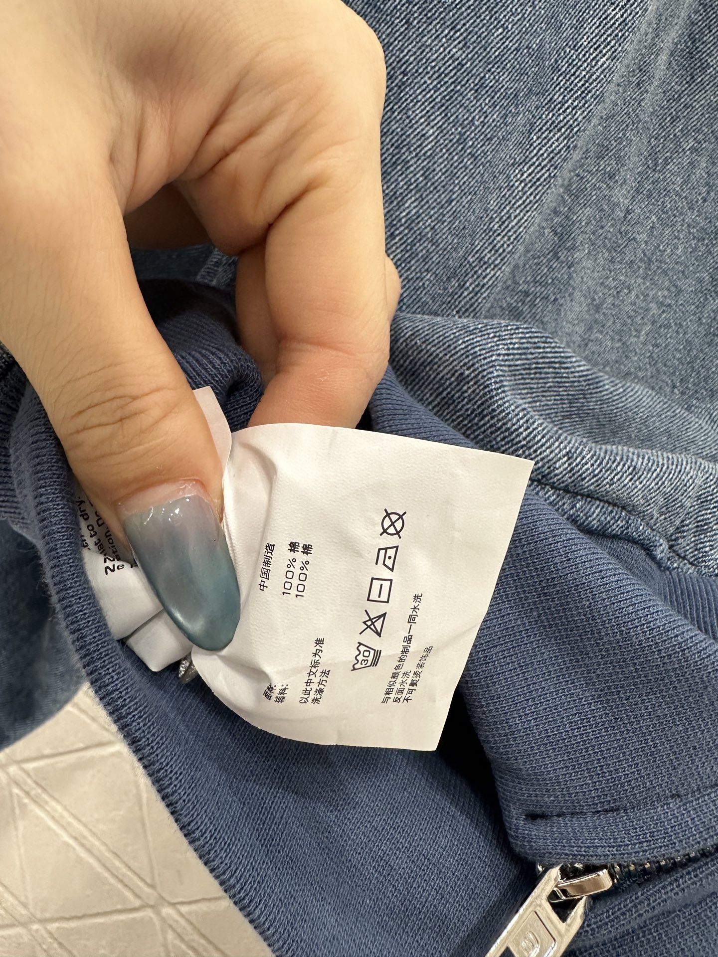 ♥Alexander wan*♥2025新品上架 牛仔短款飞行夹克外套定制YB斜纹牛仔材质，质感高级，肌