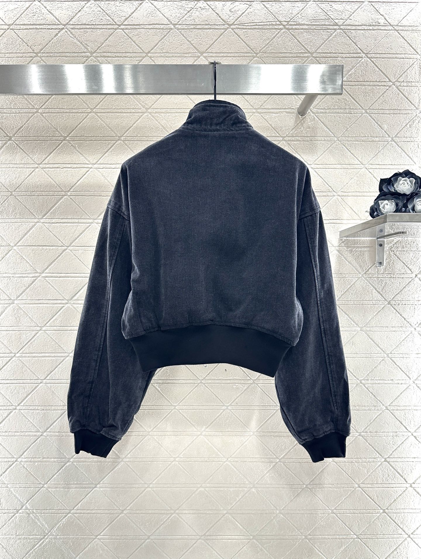 ♥Alexander wan*♥2025新品上架 牛仔短款飞行夹克外套定制YB斜纹牛仔材质，质感高级，肌