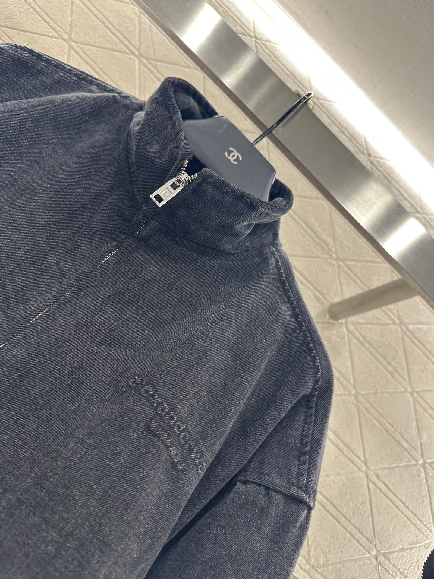 ♥Alexander wan*♥2025新品上架 牛仔短款飞行夹克外套定制YB斜纹牛仔材质，质感高级，肌