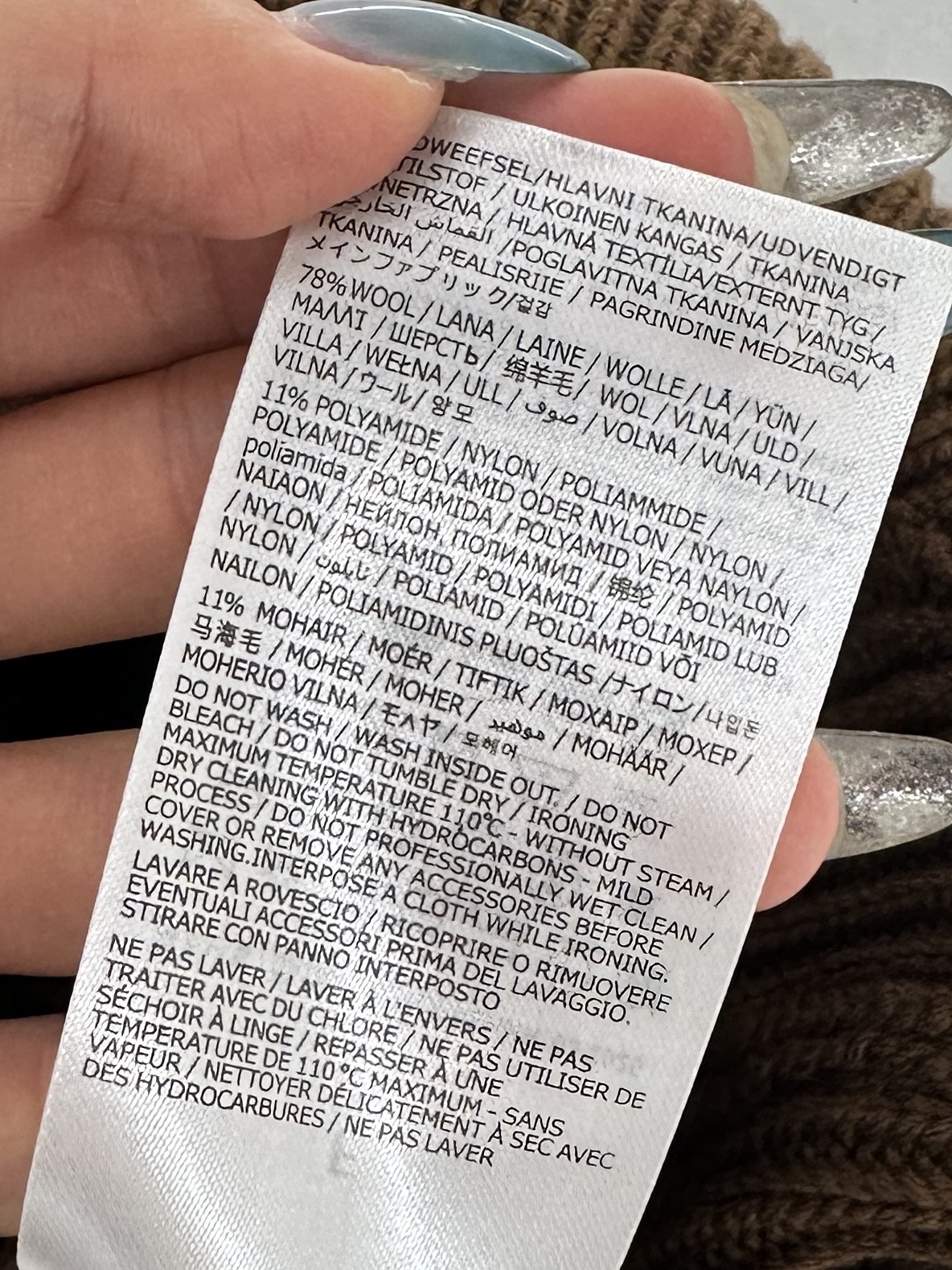 ♥MM6*♥2025新品上架 撞色徽标羊绒针织帽定制YB羊绒羊毛材质，亲肤柔软，保暖舒适，素色净版针织毛