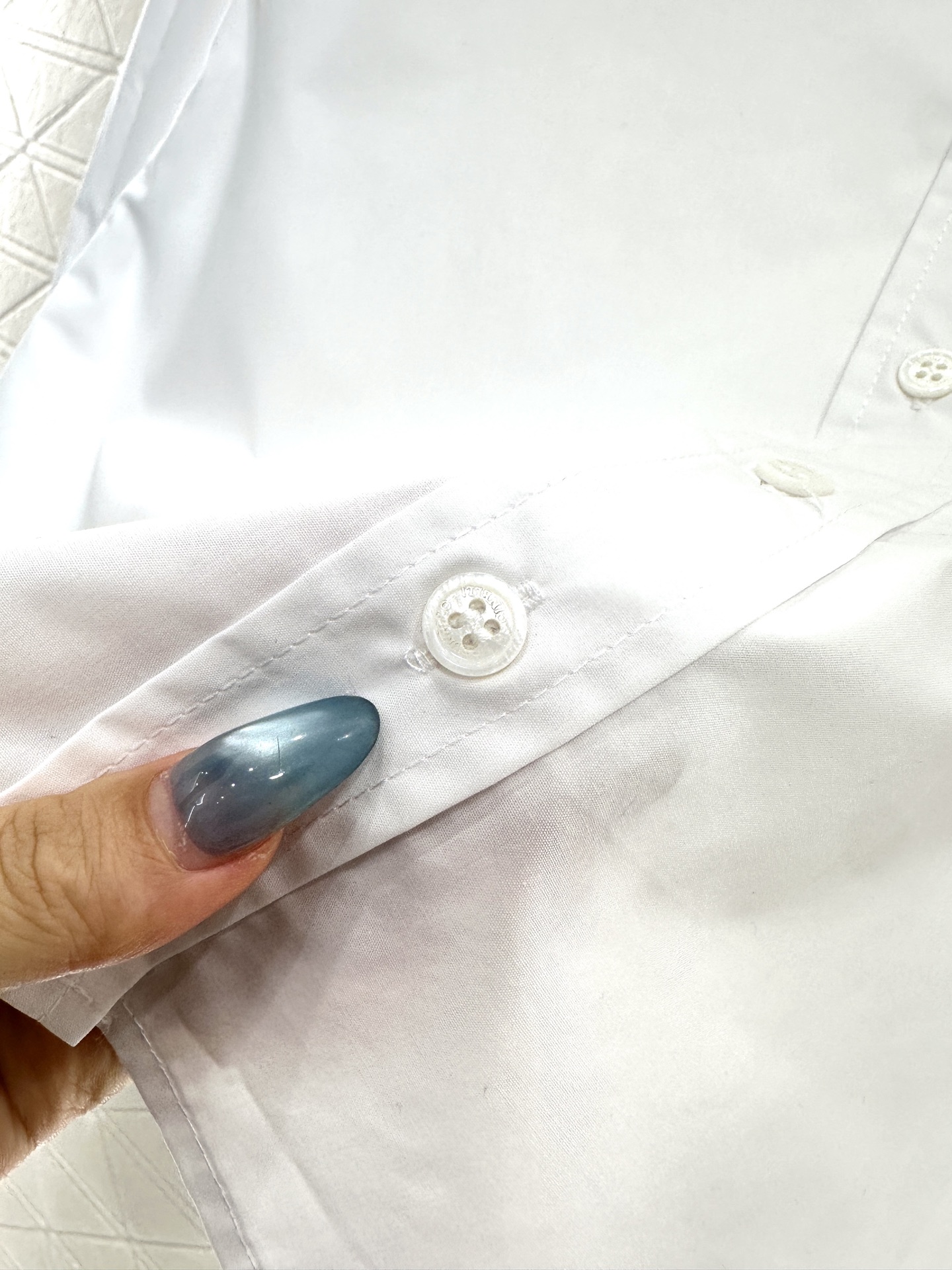 ♥Bc*♥2025新品上架 立领素色织金衬衫定制YB斜纹全棉材质，质感舒适细腻，立领落肩宽松衬衣剪裁，百