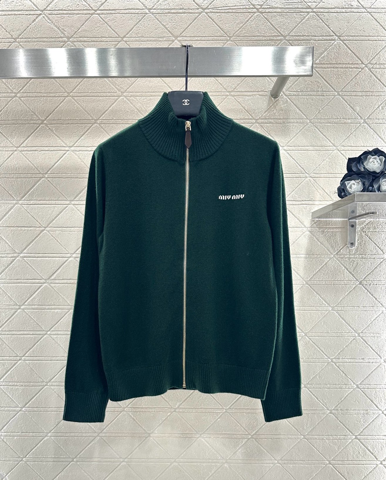 ♥Miumi*♥2025新品上架 立领针织开衫定制YB羊毛纱线织造，细腻柔软，弹力十足 ，精致拉链开衫版