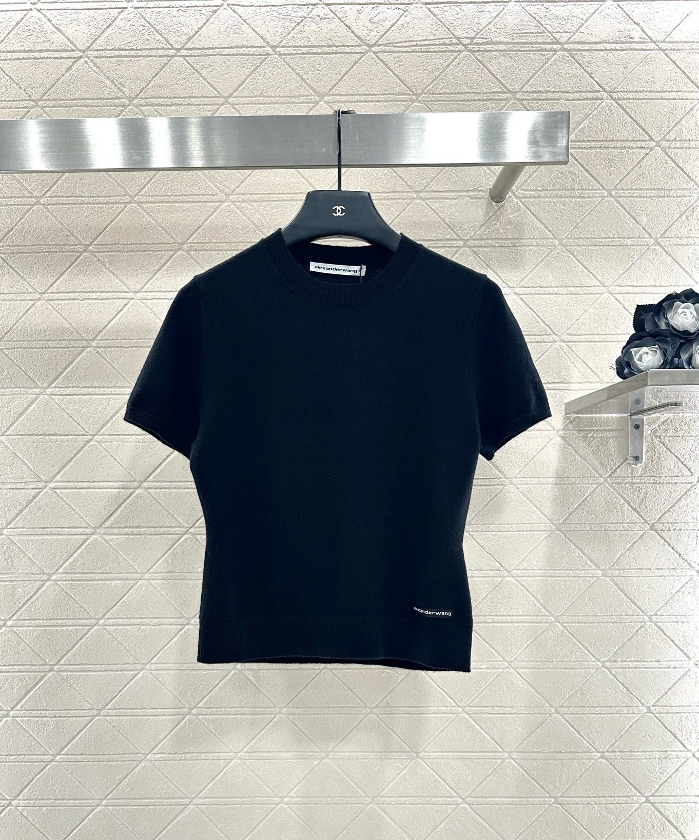 ♥Alexanderwan*♥2025新品上架 套头净版字母针织短袖定制YB羊毛纱线织造，质感高级，舒适